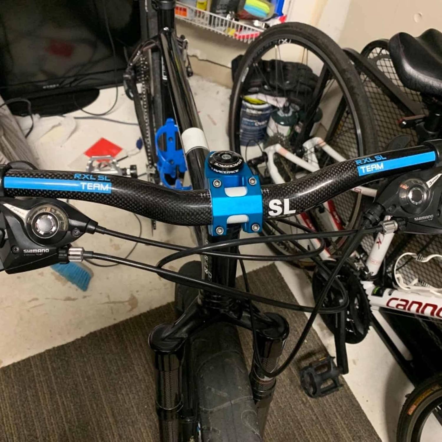 mtb handlebar carbon riser carbon mtb handlebar 31.8 * 740mm 3K Glossy carbon fiber mountain bike handlebar carbon fiber scooter bars Blue mtb riser bar