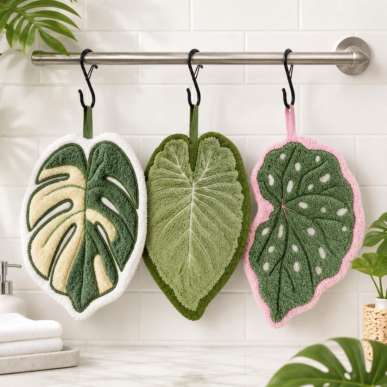 3PCS Leaf Hand Towels. Absorbent CuteTowels with Hanging Loop | Monstera Leaf Towel for Bathroom Kitchen Decor, for Bath/Kitchen/Living