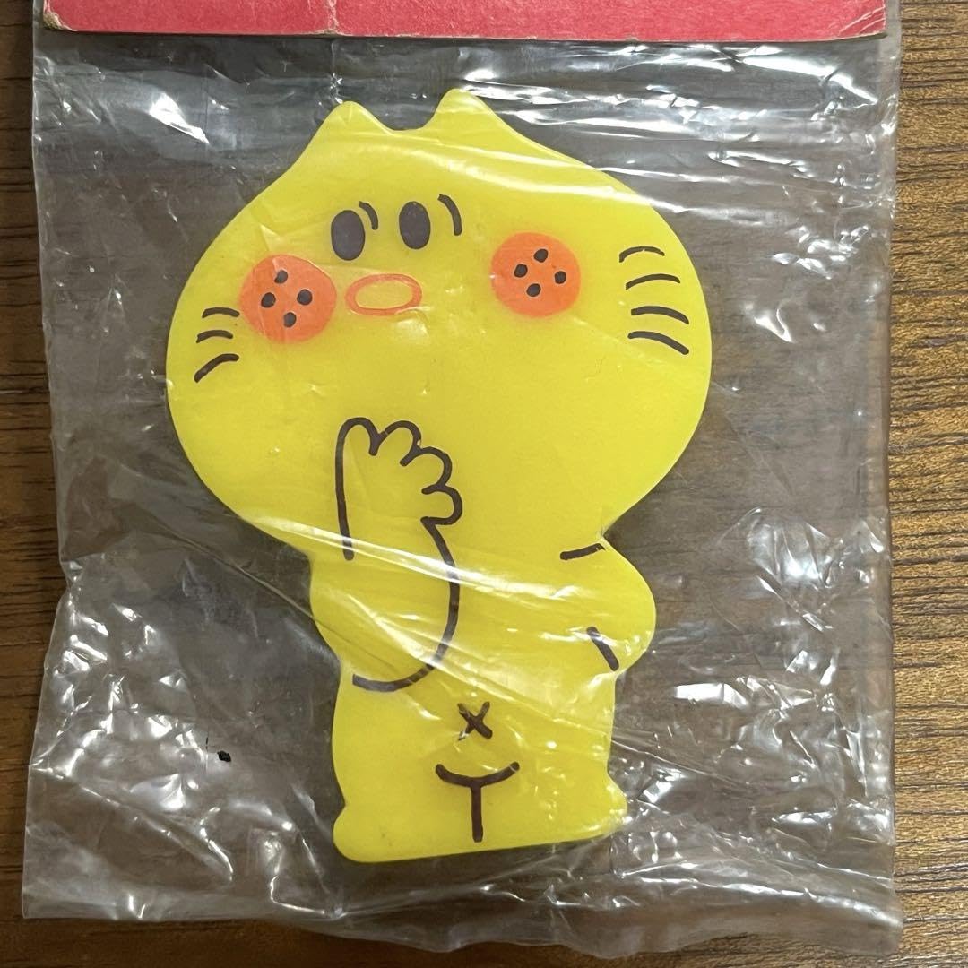 Amazon.co.jp: 山梨シルクセンター 水森亜土 ミータン 猫 バッジ