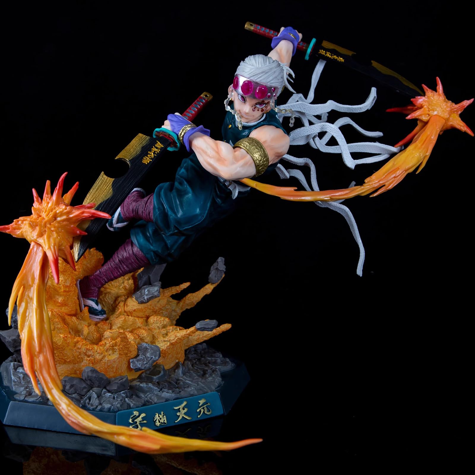 Amazon.co.jp: 悪魔の刃宇髄天元アクションフィギュア 37 センチ