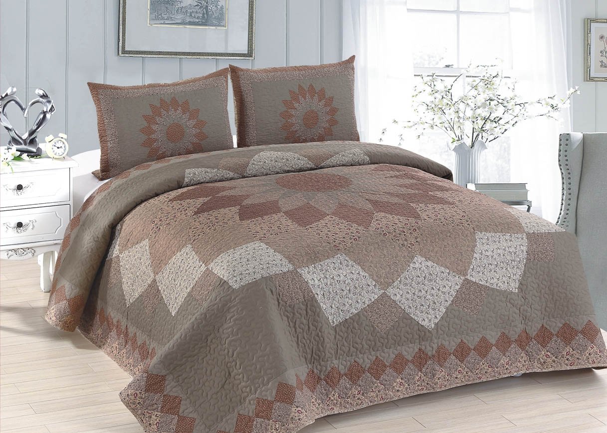 American Hometex Mocha Dahlia King Quilt Set,