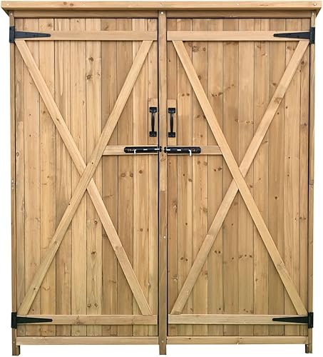 Hanover Cobertizo de madera de doble puerta duradero para exteriores, para herramientas y suministros de jardín con estante y pestillo de bloqueo,