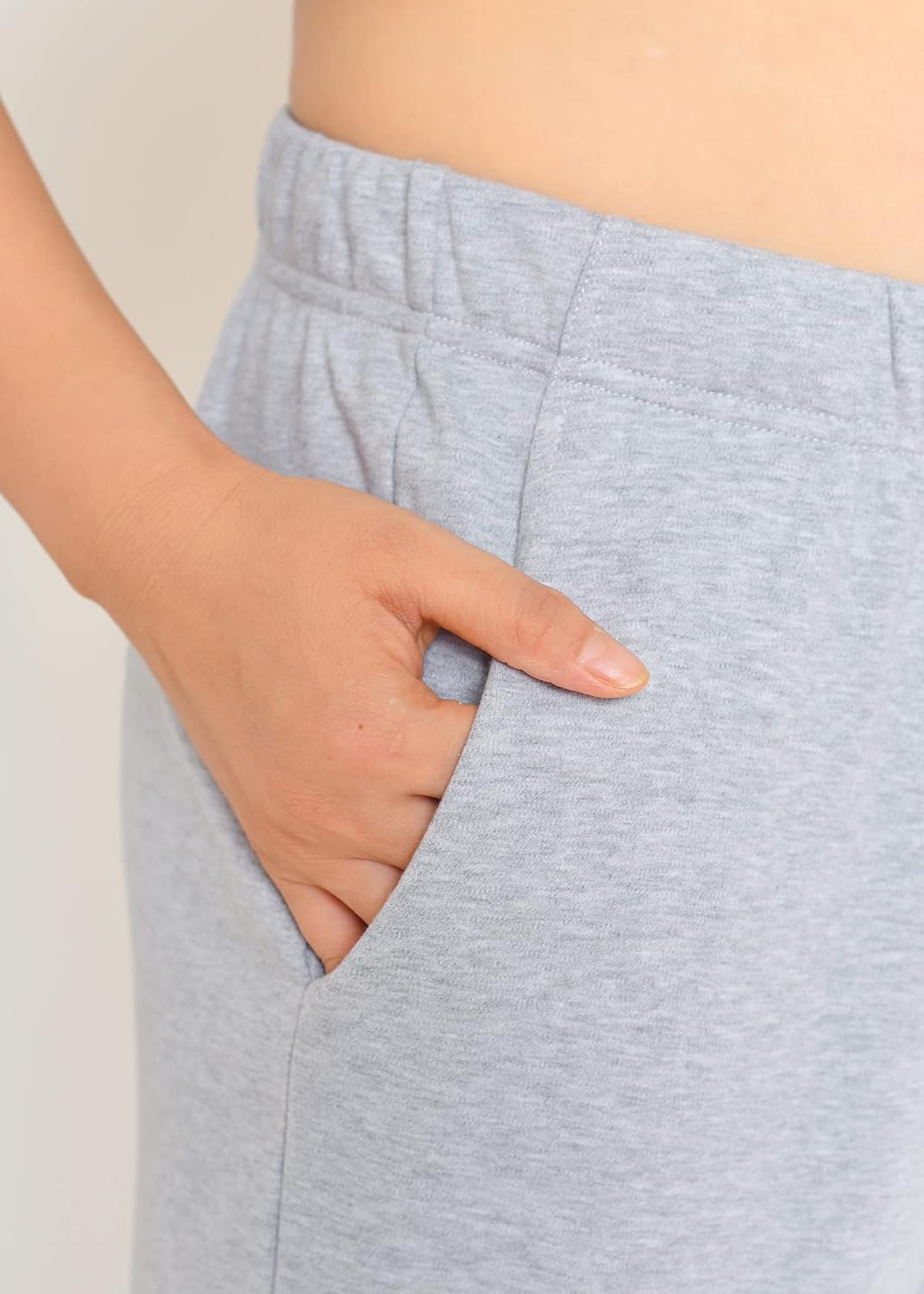 Weintee Women's Plus Size Knit Capri Pants with Pockets - Image 4