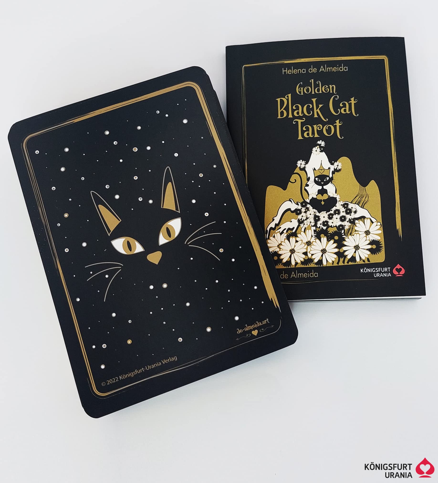 Golden Black Cat Tarot - Hochwertige Stülpdeckelschachtel mit Goldfolie: 78 Karten mit Golddruck und Booklet: 96 Seiten (Katzen Tarot, Tier Tarot)