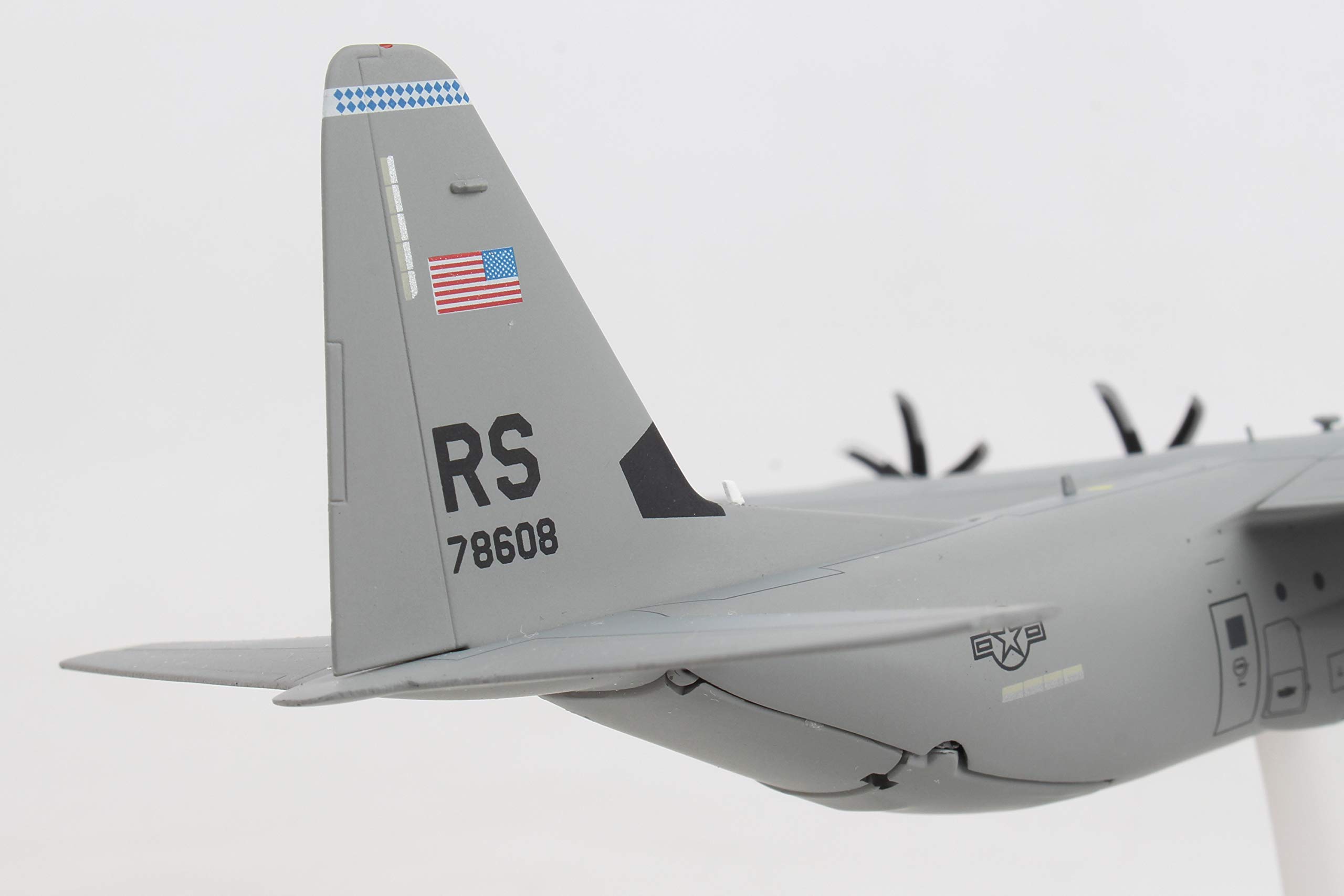 Herpa 559461 US Air Force Lockheed C-130J-30 Super Hercules (1:200