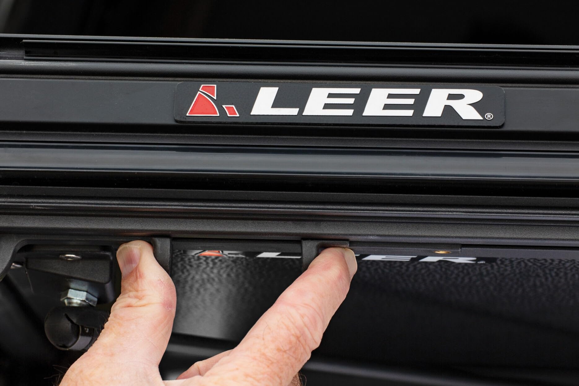 Amazon.co.jp: LEER HF350M 3パネル折りたたみトノーカバー 2016-2023