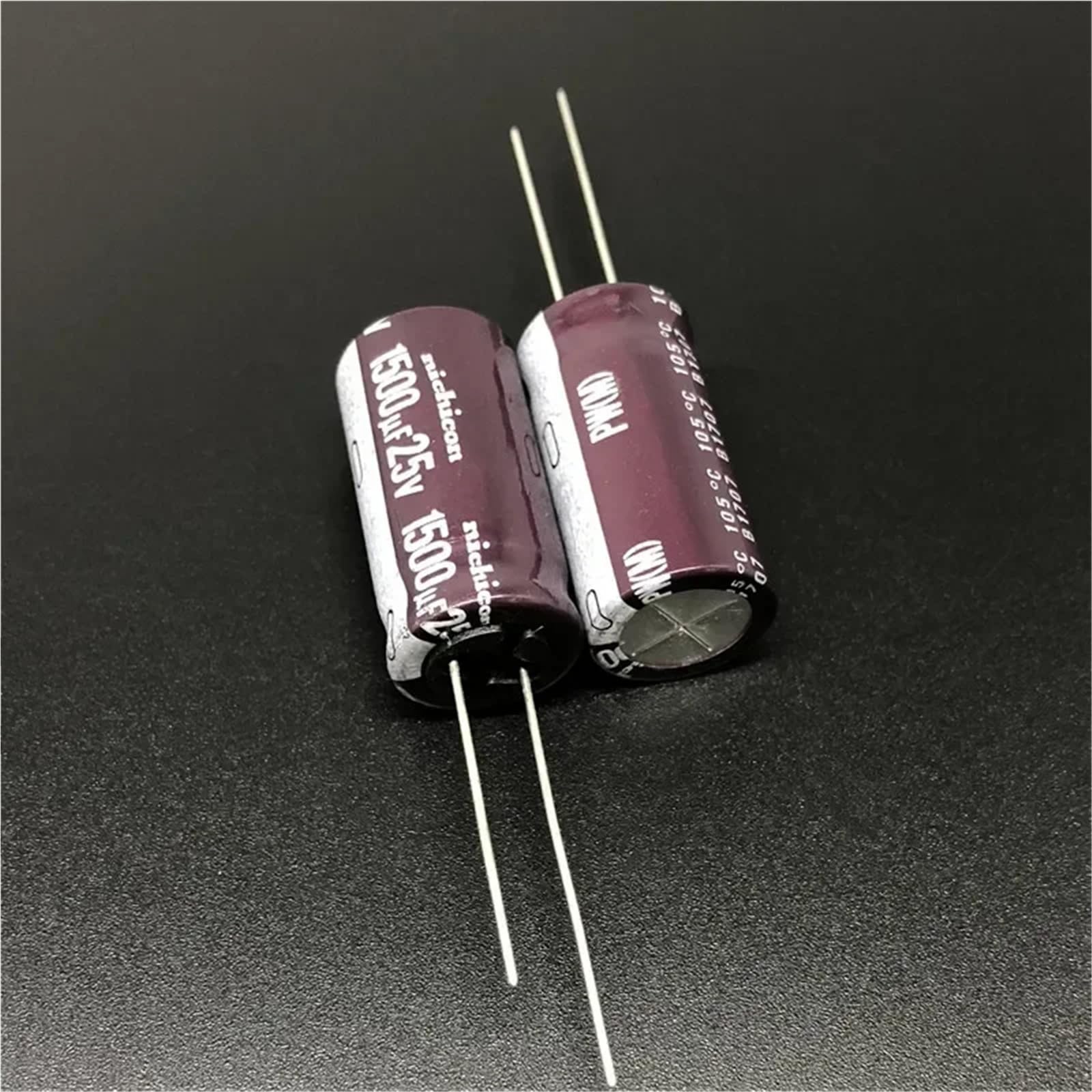 Condensateur 25V 1500uF électrolytique longue durée 12.5x25mm