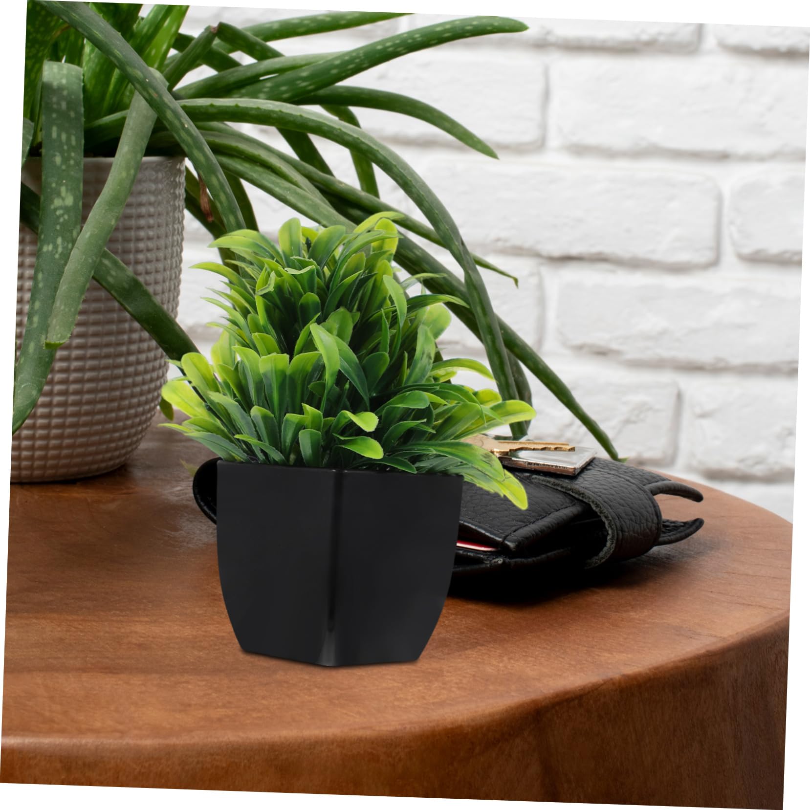 Amazon｜QUMIIRITY 4個人工観葉植物 黒鉢付き フェイクグリーン 小型
