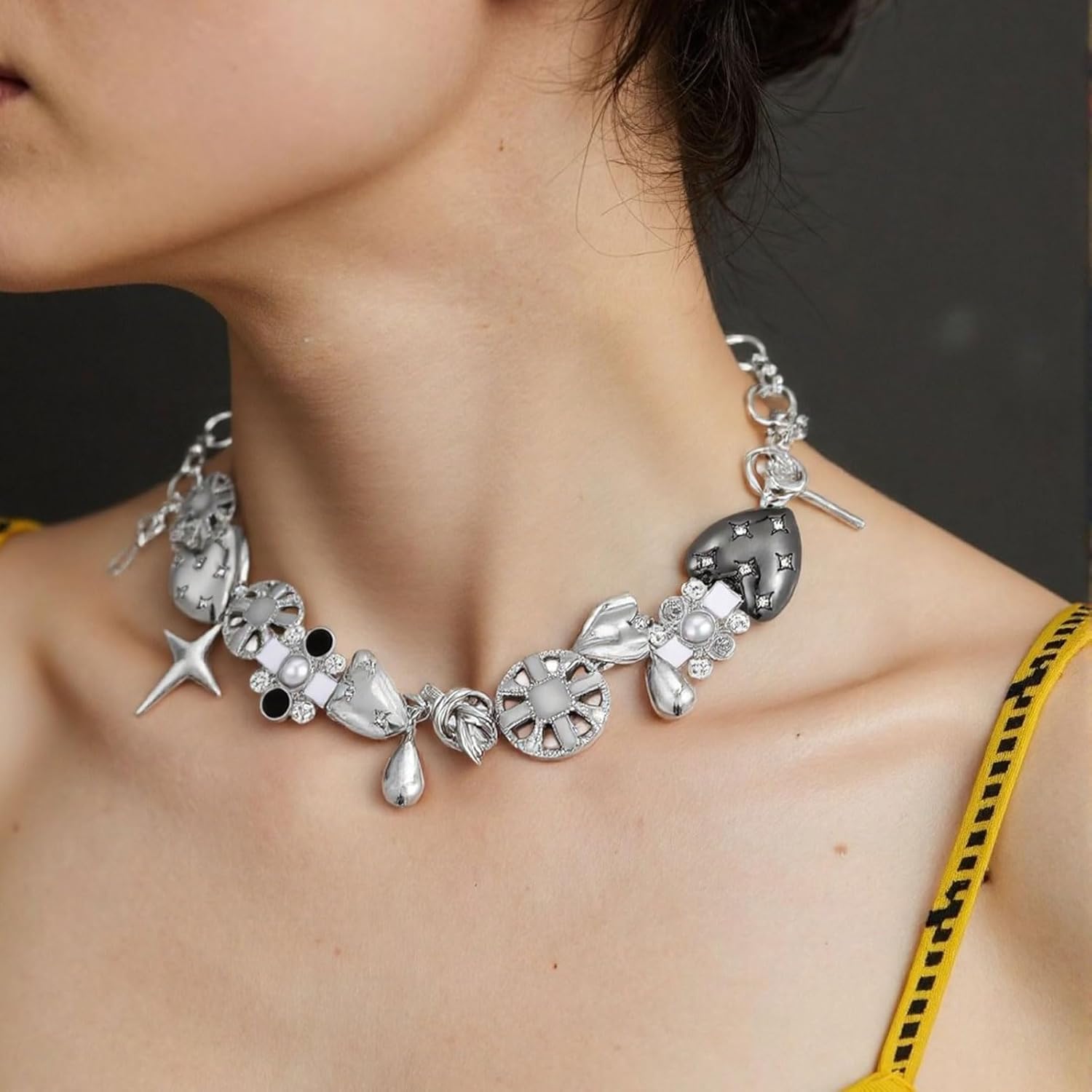 Black Heart Chunky Choker Necklace, Star Choker Necklace for Women Gothic Y2K Aesthetic Outfit Jewelry Accessories Vintage Retro Chunky Costume,Suitable for Mother's Day,Halloween and Christmas Day - Image 4