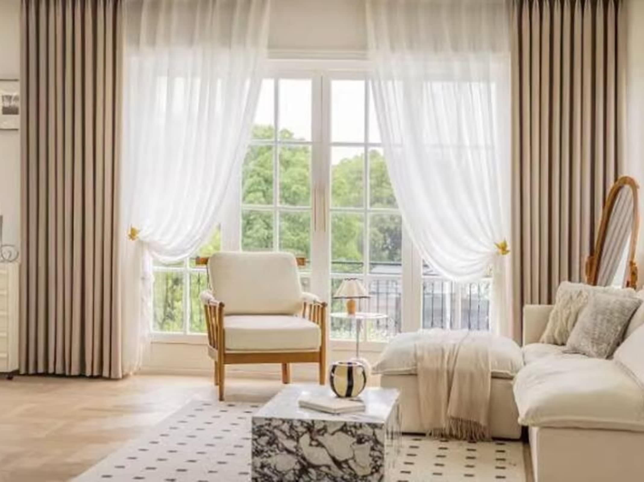 Rideaux occultants pour chambre Beydodo créant une ambiance cosy thé au lait dans votre salon moderne