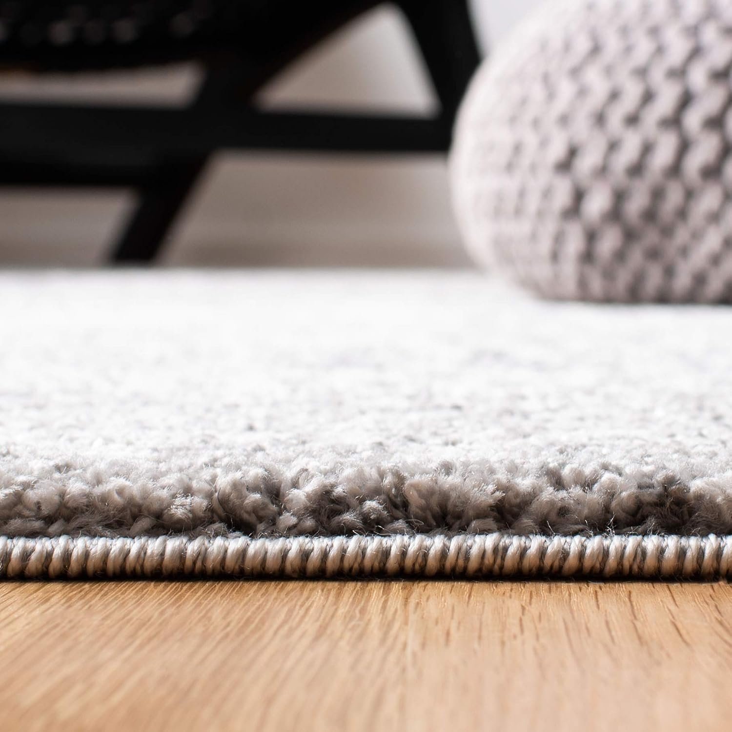 SAFAVIEH Tunisia Collection Area Rug - 5'3" x 7'7", Black & Ivory, Moroccan Tribal Design, Non-Shedding & Easy Care, Ideal for High Traffic Areas in Living Room, Bedroom (TUN737Z)