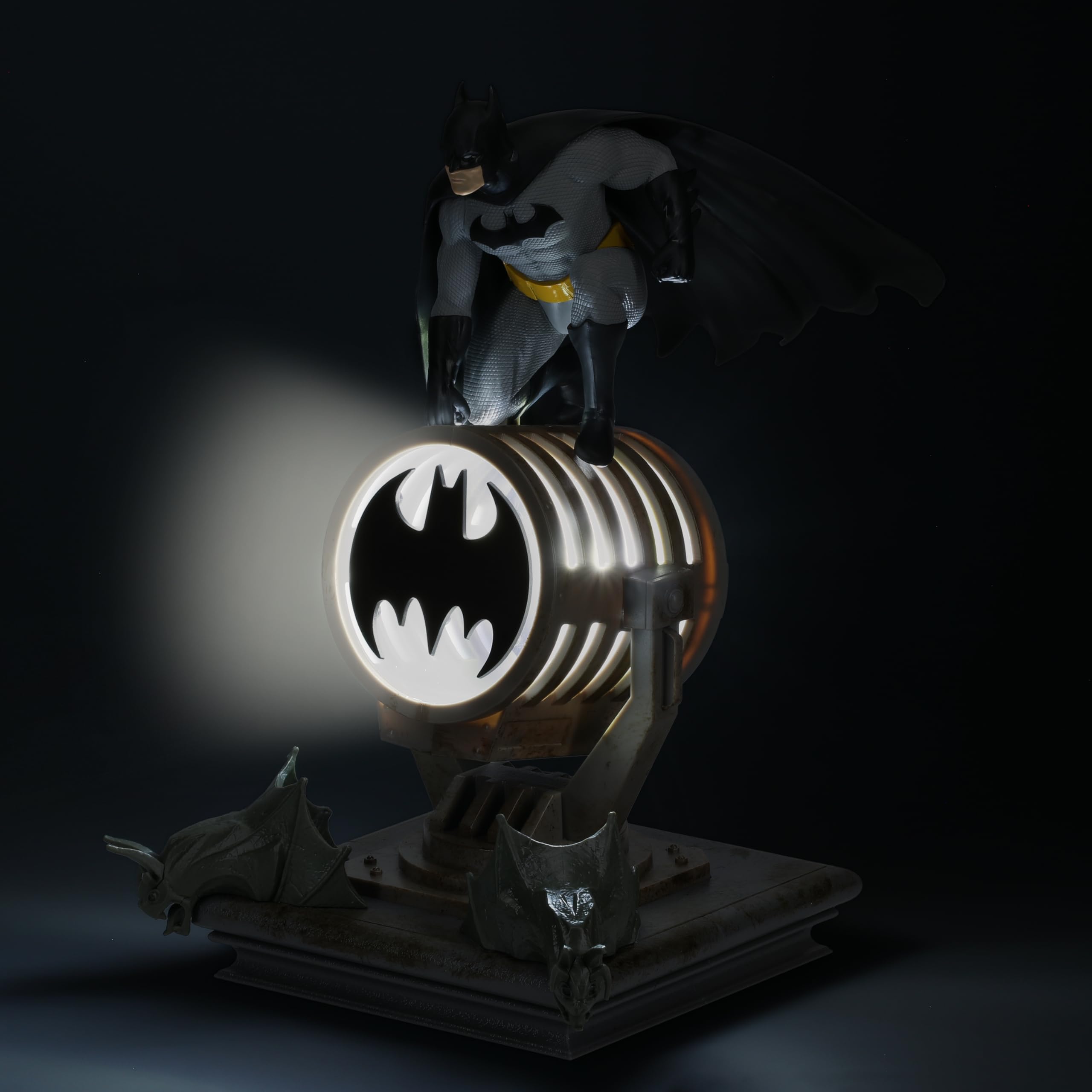 Lámpara figura Batman - Producto oficial DC Super Heroes, lámpara coleccionable de 27” LED, regalo para fans de DC Comics, alimentada por USB