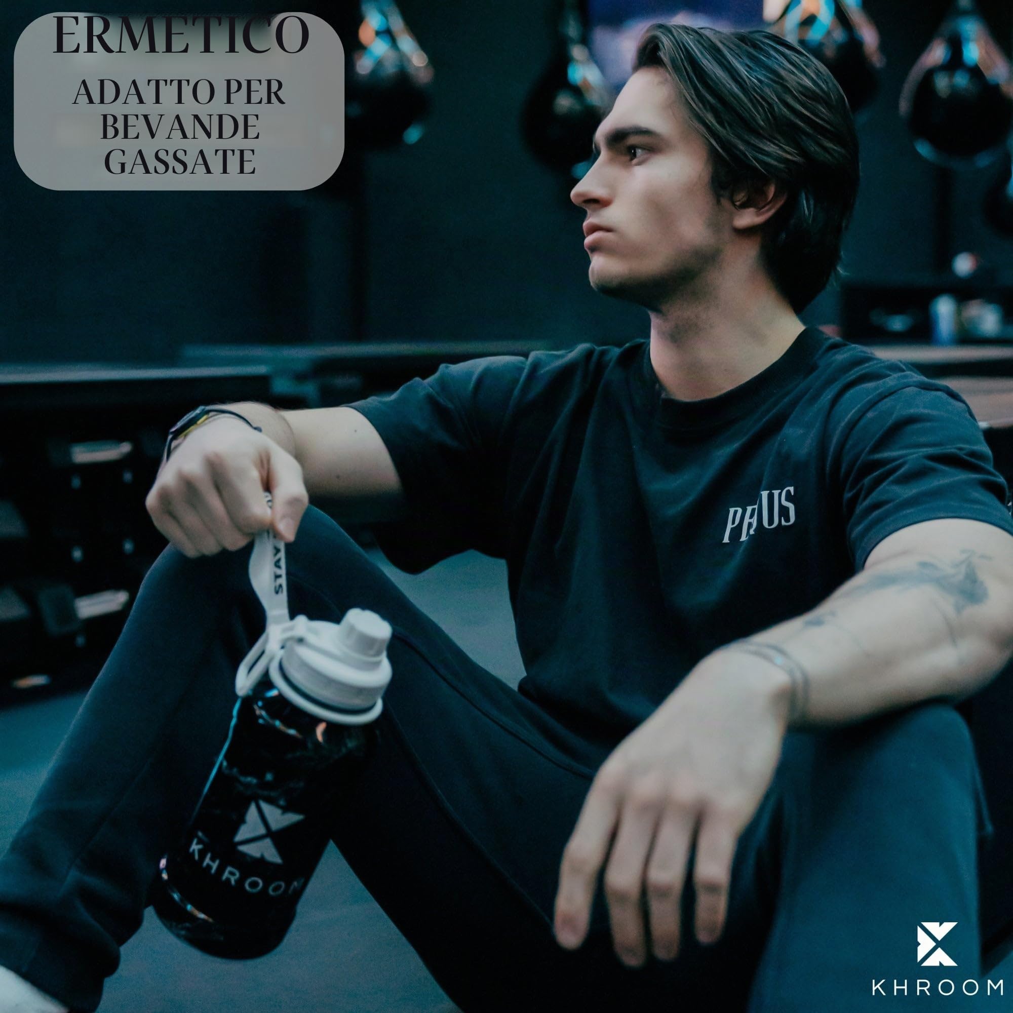 Khroom Borraccia in acciaio inox 1,3L & 2,2L – Per bevande gassate, a prova di perdite, lavabile in lavastoviglie | XXL Bottiglia d'acqua in metallo 2 litri Per Fitness, Sport e Outdoor Nero