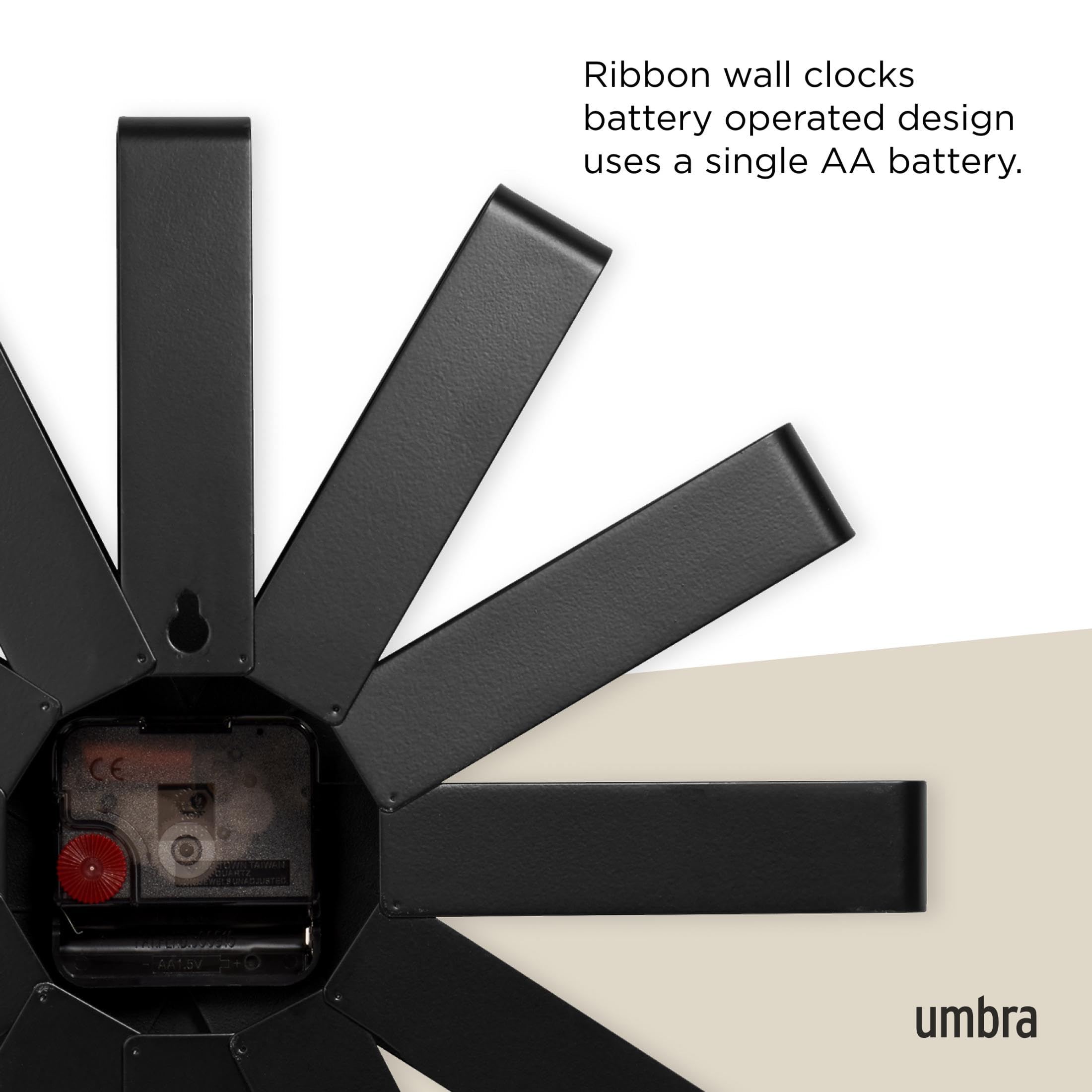 Umbra Ribbon Wanduhr 30 cm – Moderne Wanduhr aus Metall, leises Quarzwerk ohne Ticken, batteriebetrieben, Schwarz