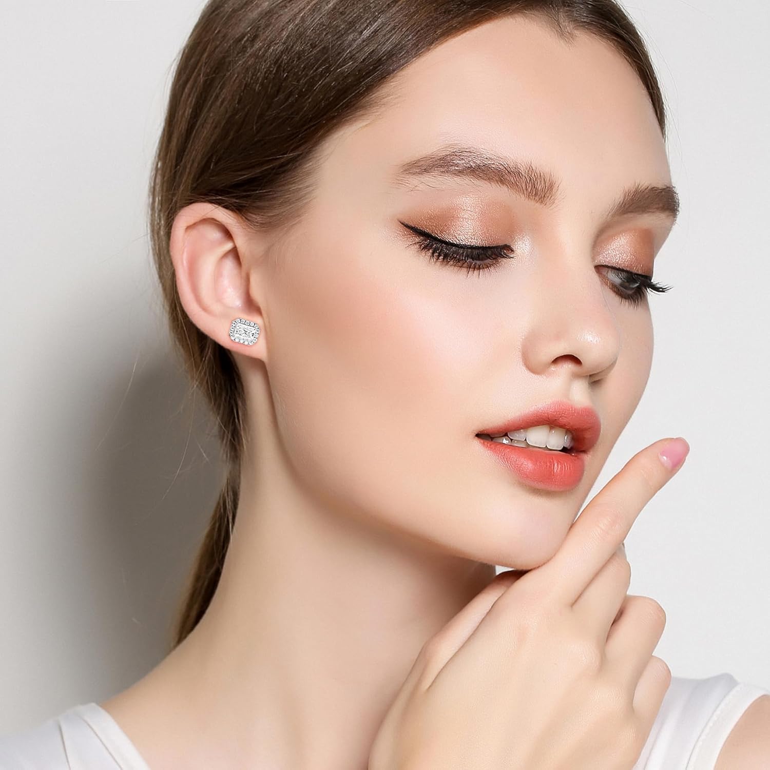 Moissanite Stud Earrings for Women Men, 2.0CT D Color VVS1 18K White Gold Plated 925 Sterling Silver Moissanite Stud Earrings, Hypoallergenic Lab Created Moissanite Stud Earrings for Women Men Jewelry Gift - Image 7