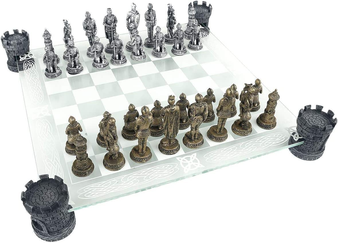 Table basse médiévale en verre avec jeu d'échecs intégré en bois sculpté - 7