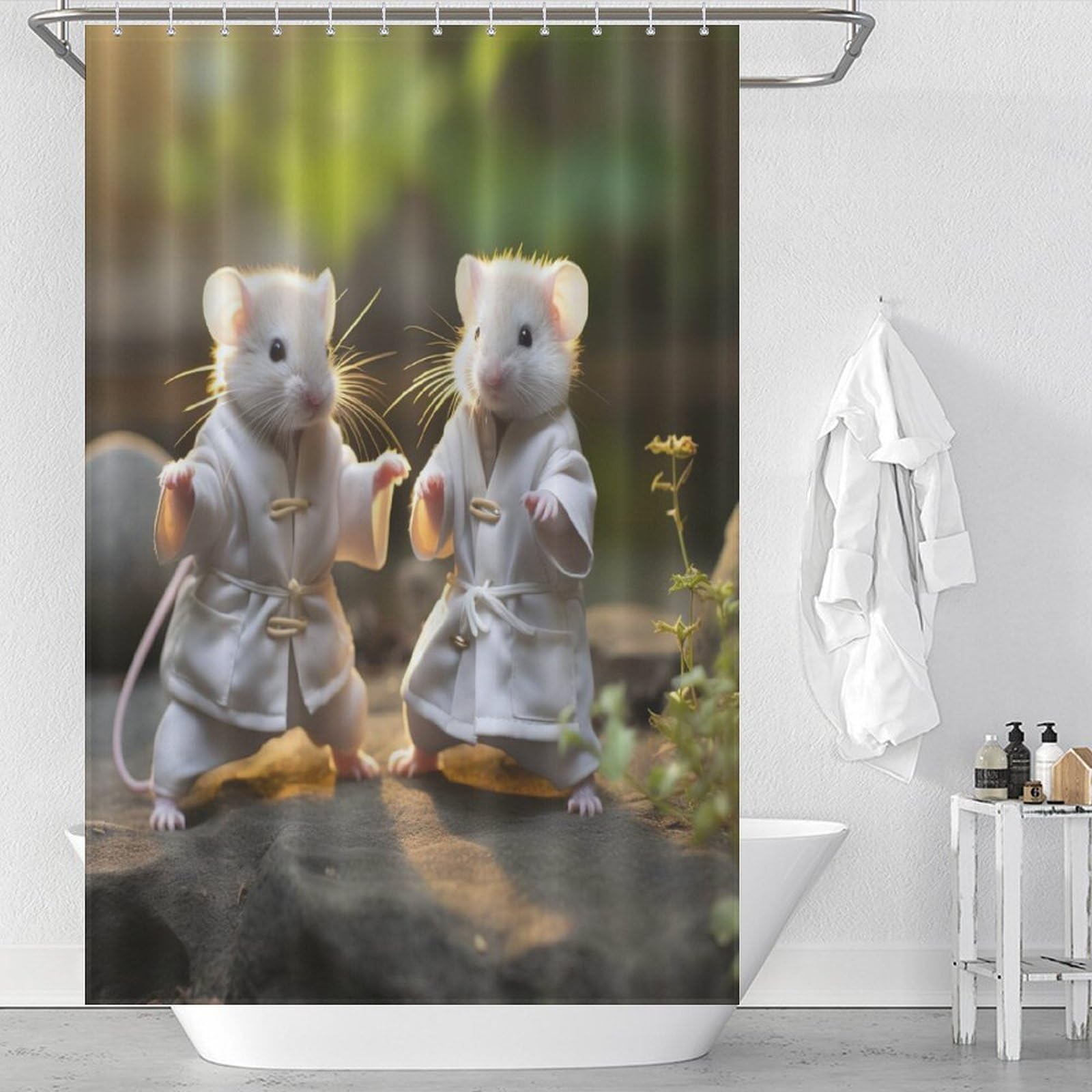 Rideau de douche souris pour une salle de bain familiale propre et sèche