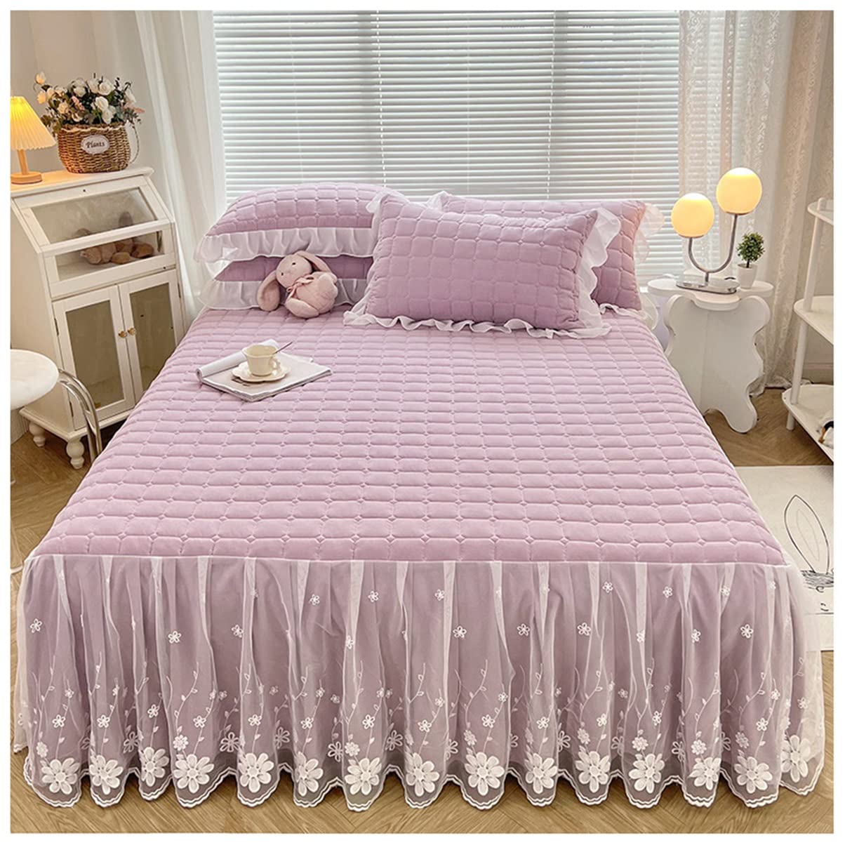 Colcha con faldón de cama de encaje para transformar su habitación en un oasis de descanso
