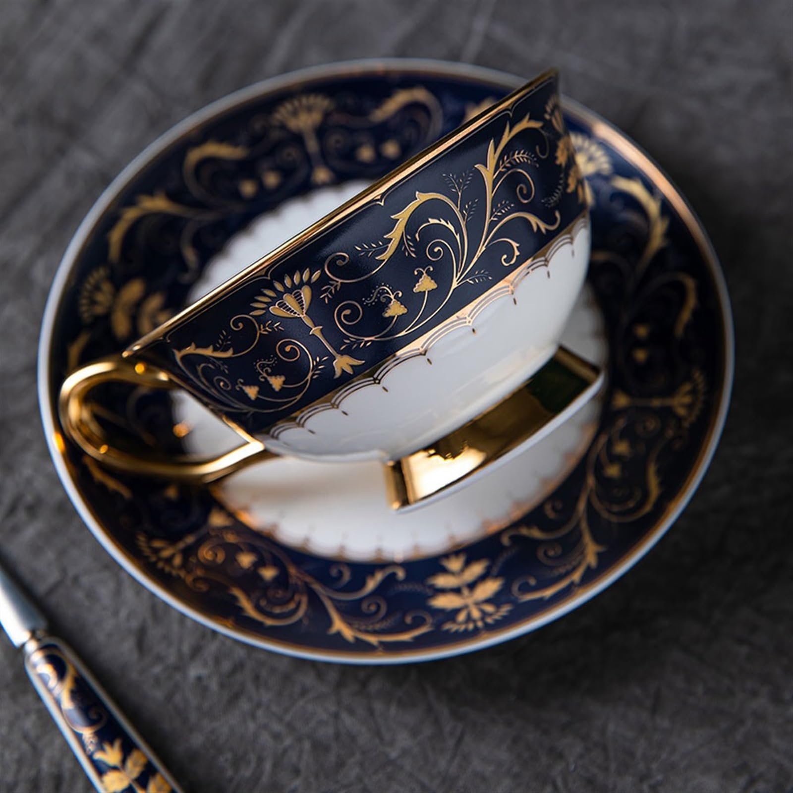 Kubek do kawy - wykwintny europejski styl retro porcelana kostna zestaw filiżanek do kawy ze spodkami, ceramiczne kubki idealne na spotkania itp