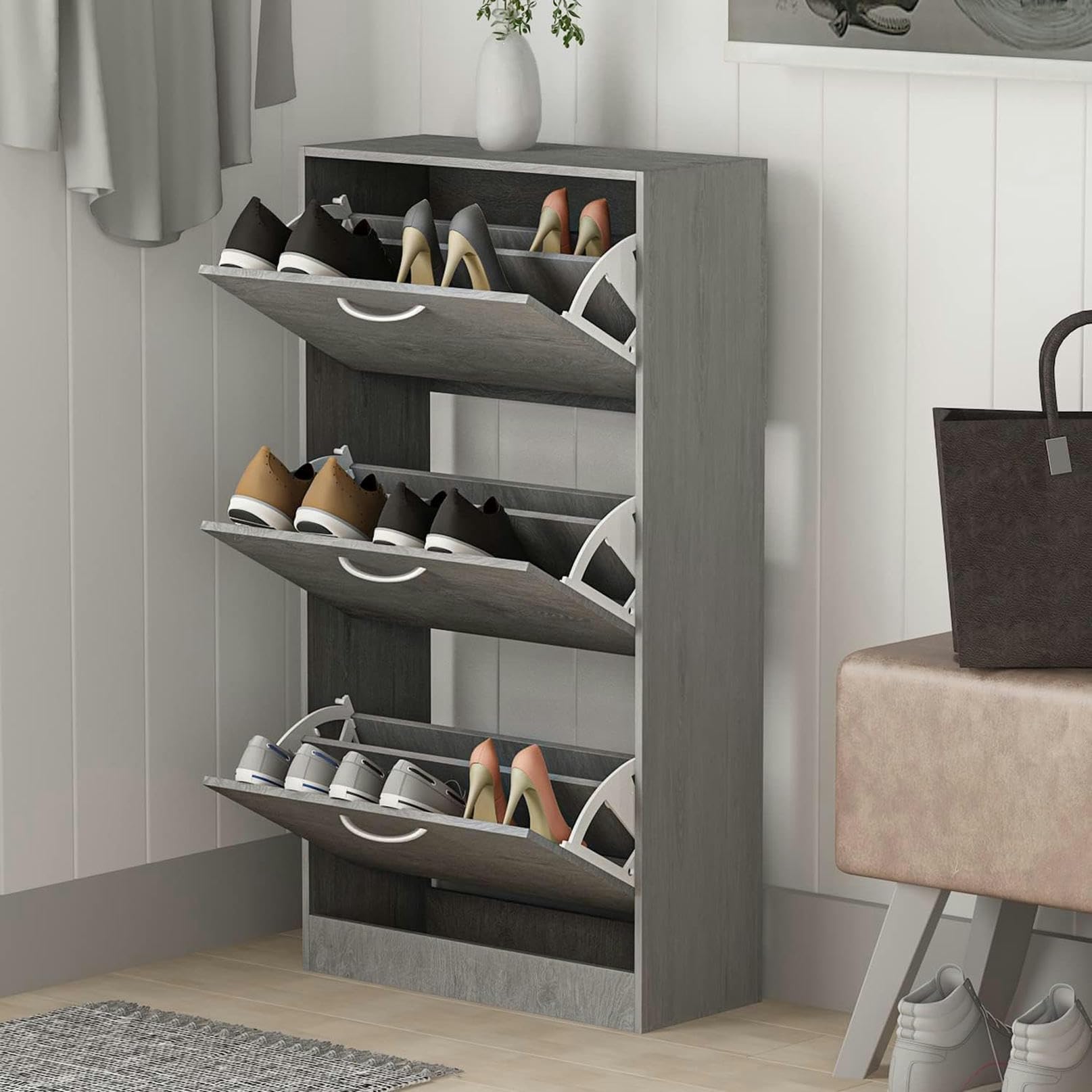 Meuble à chaussures en bois gris pour harmoniser l'entrée de la maison