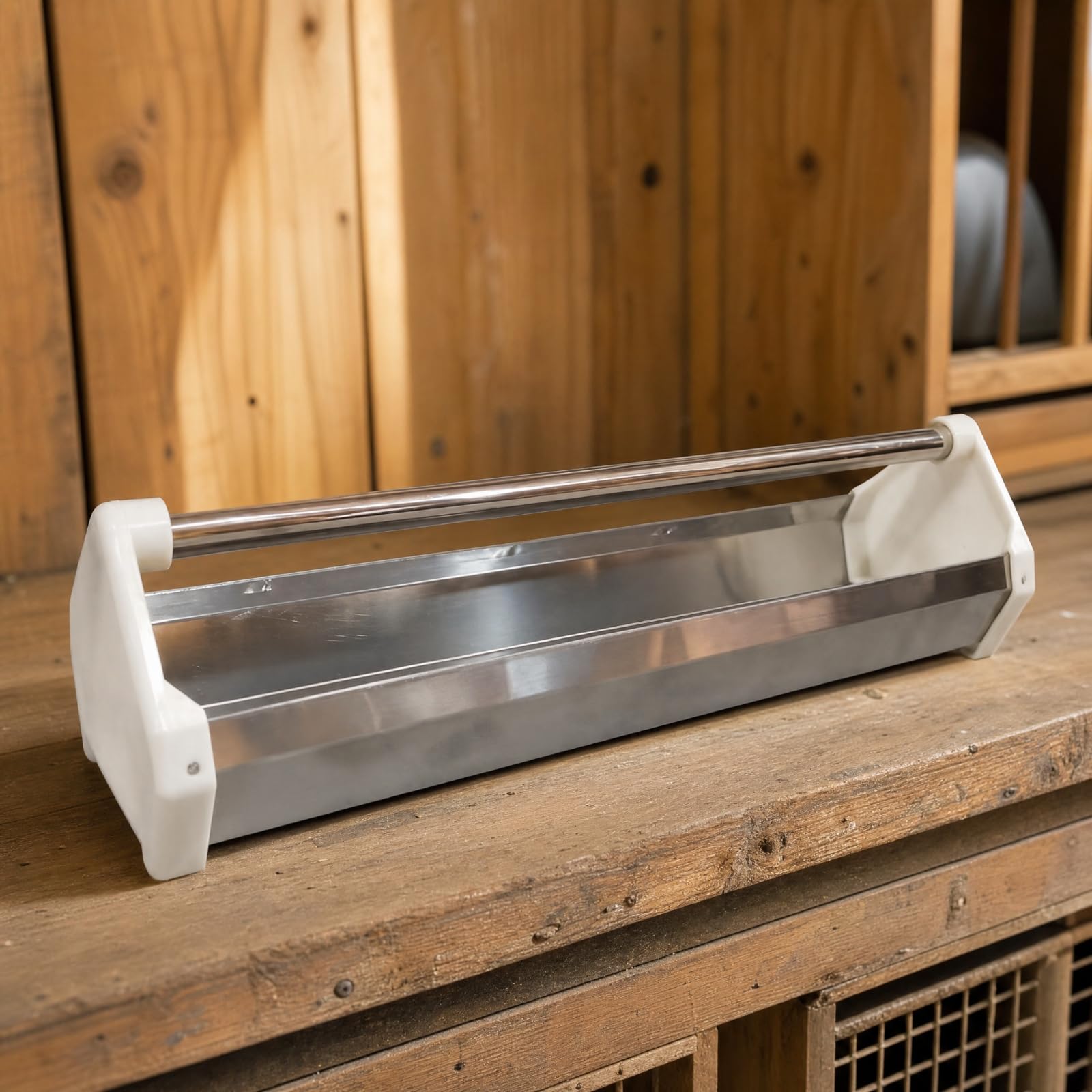 Mangiatoia con Canale in Acciaio Inox Resistente Trogolo con Asta di Protezione D'acciaio Facile da Pulire per Manutenzione Regolare Degli Uccelli, 100CM, Stile A