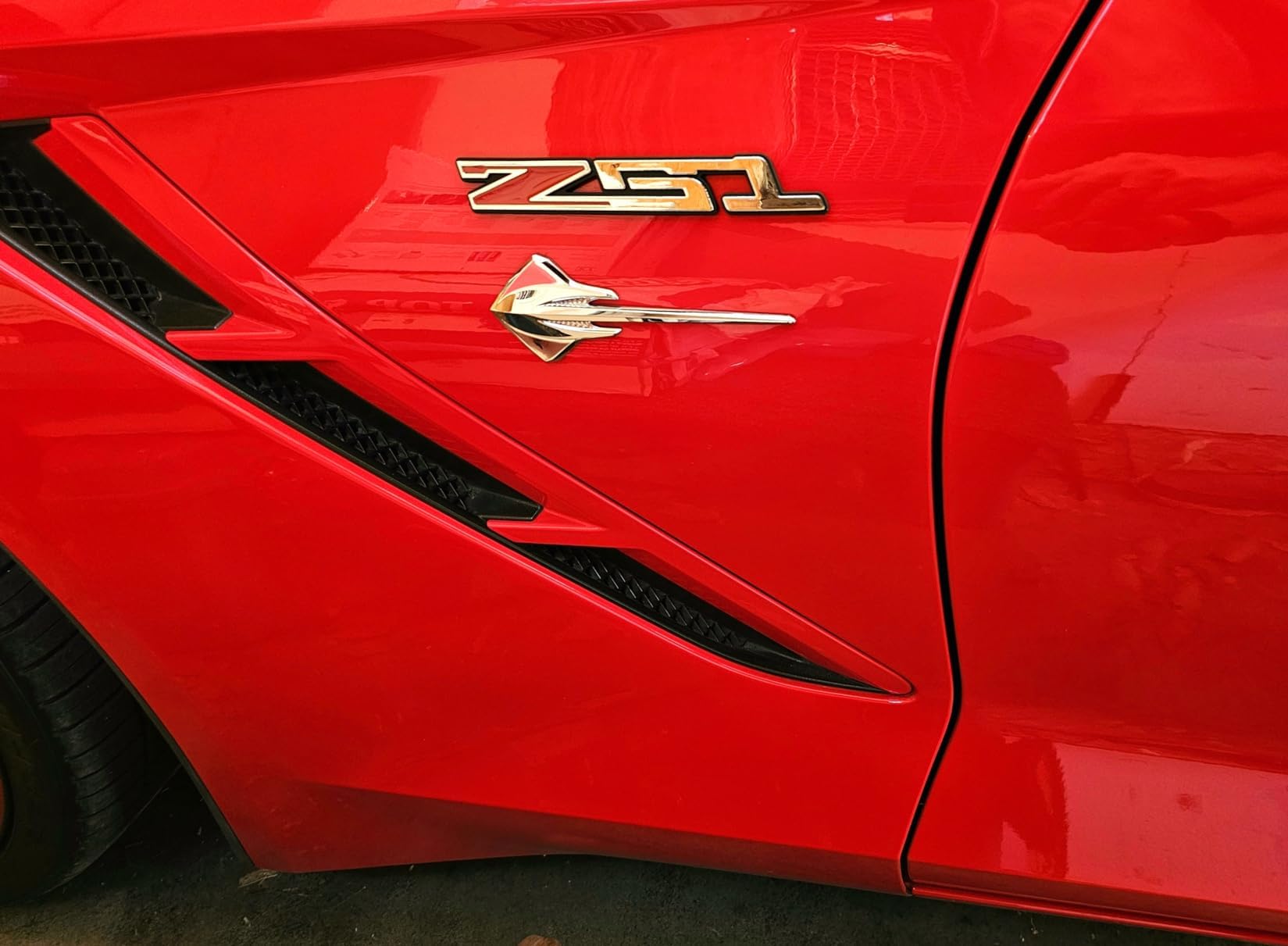 2 sztuki emblematów samochodowych Z51 z imieniem, tabliczka z nazwiskiem 3D, kompatybilne z C5 C6 C7 Corvette (czerwone)