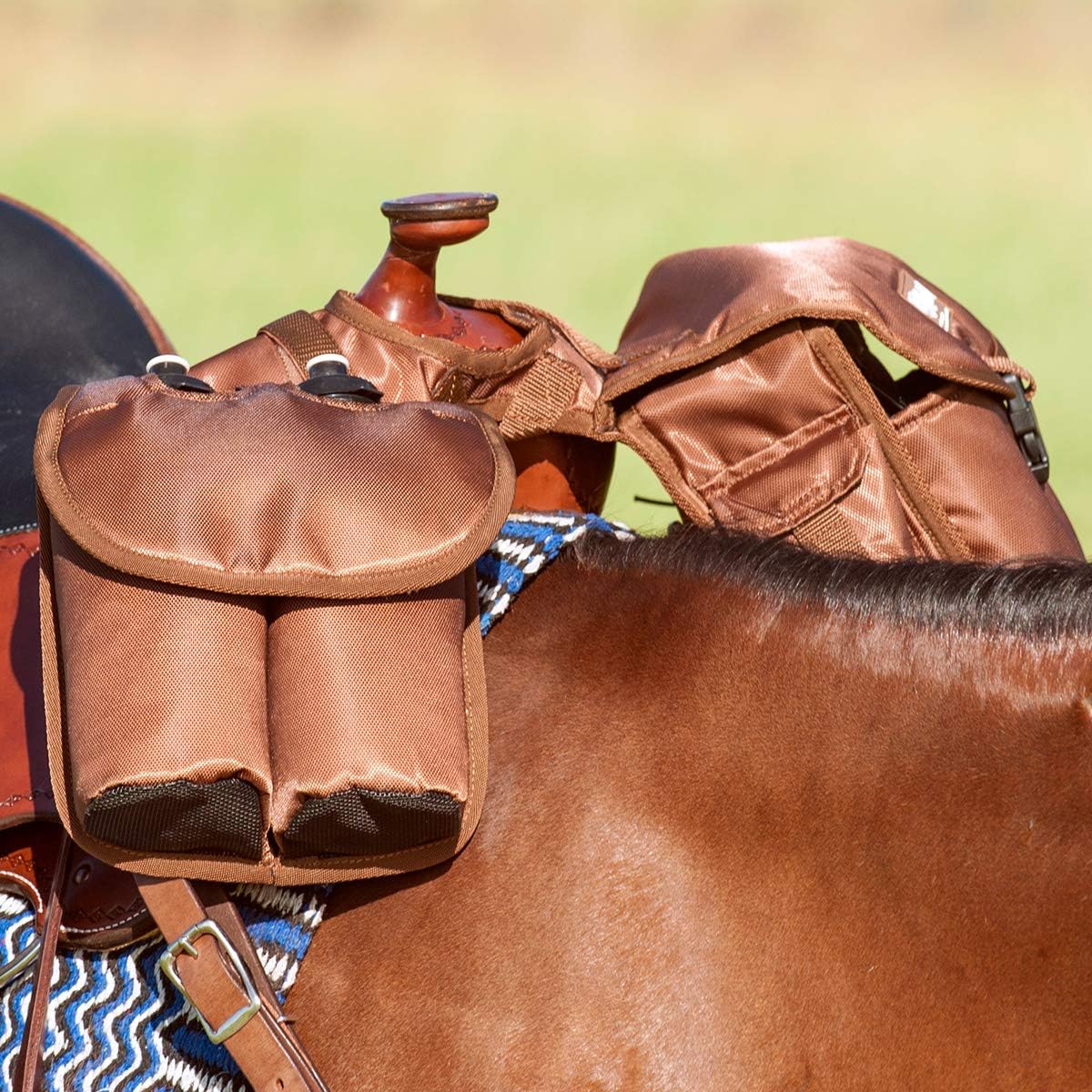 Exсluѕіvе Sресіаl Cashel Quality Deluxe Medium Horse Saddle Pommel Horn Bag, Insulated Padded Pockets, Two Water Bottle Pockets, Camera or Cell Phone Pocket, 600 Denier Material, Size: Medium Color Choice