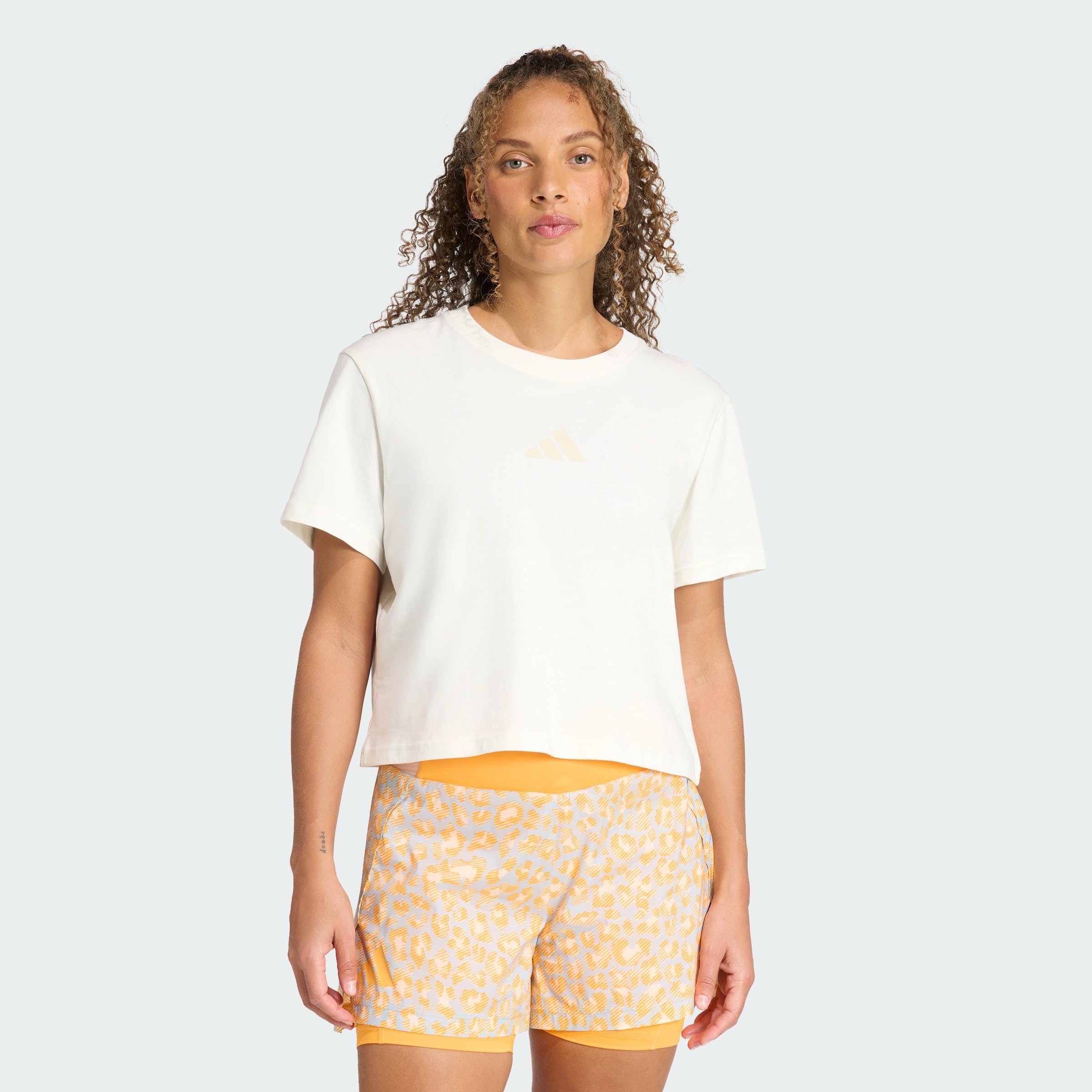 adidas Women's Terrex Multi Tee Meadow Pack, Off White, M