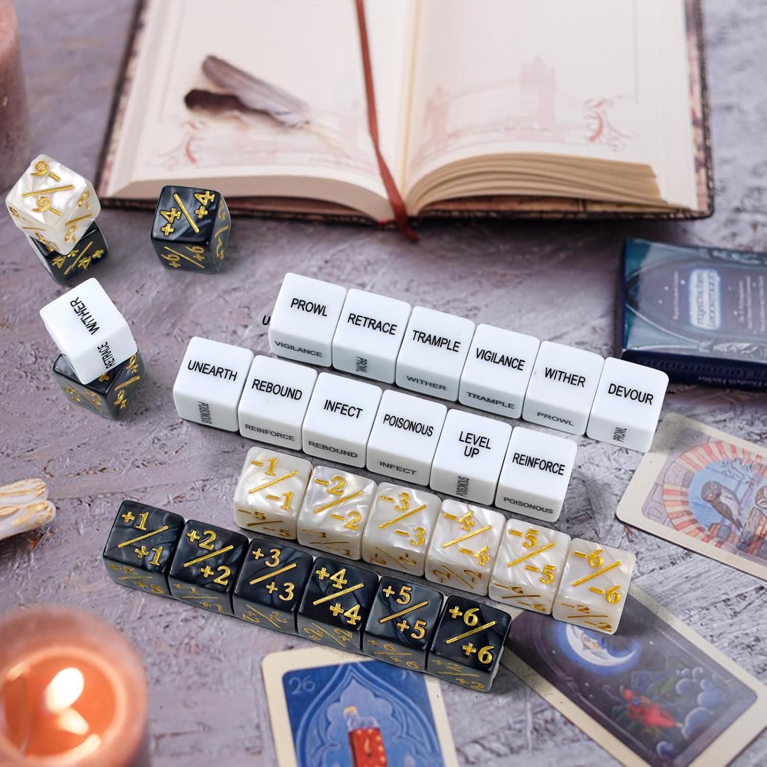 Lot De 48 Dés Compteurs MTG – Mots Clés +1/+1 Et –1/-1 – Pour Magic TCG, Jeux De Cartes – Avec Pochette Velours