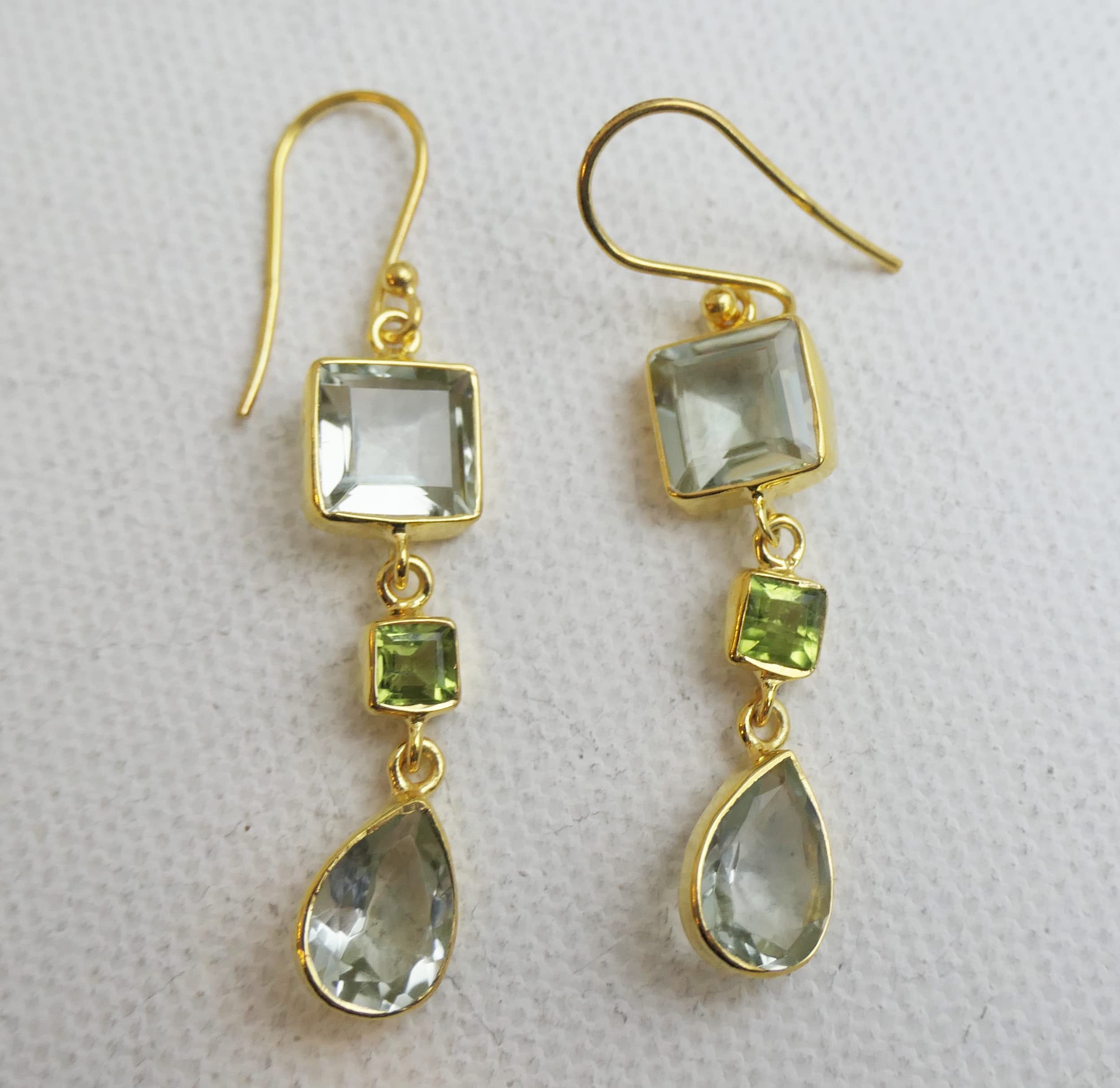 Pendientes de plata de ley 925 con baño de oro y amatista verde y peridoto