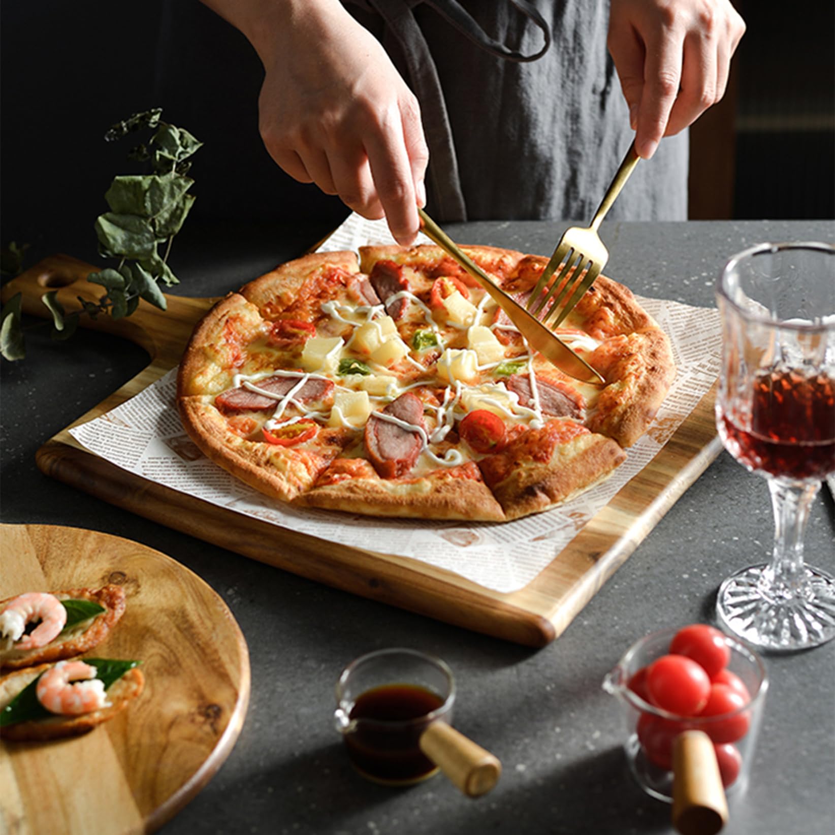 Tabla de madera para queso y pizza, tabla de cortar, bandeja de servir y tabla de embutidos con asa, perfecta para entretenimiento y presentación de alimentos