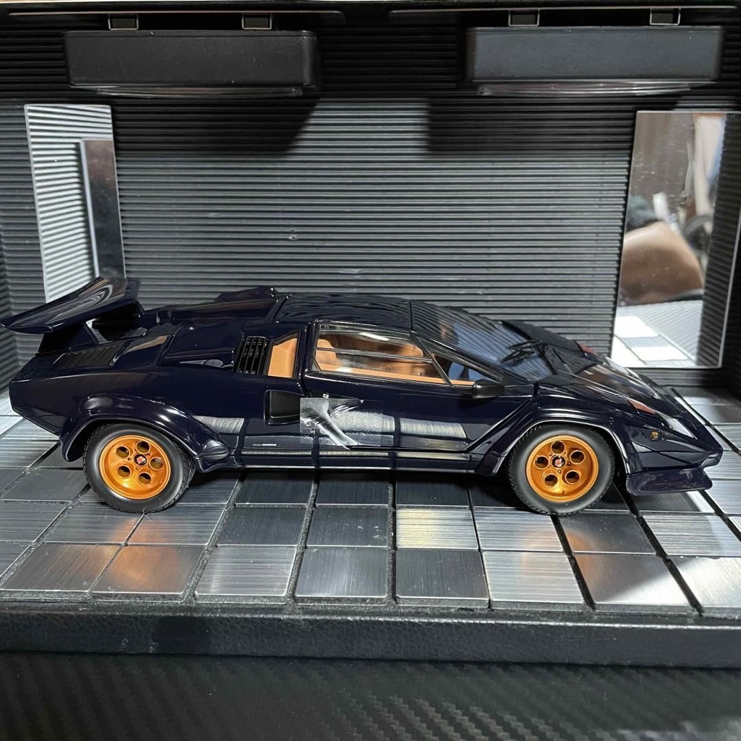 モデルカー 1/18「ランボルギーニ カウンタック ウォルターウルフ」京商