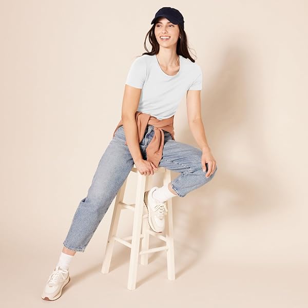 Amazon Essentials T-Shirt a Maniche Corte con vestibilità Classica (Opzioni Girocollo e Scollo a V) Donna, Confezioni Multiple - 5