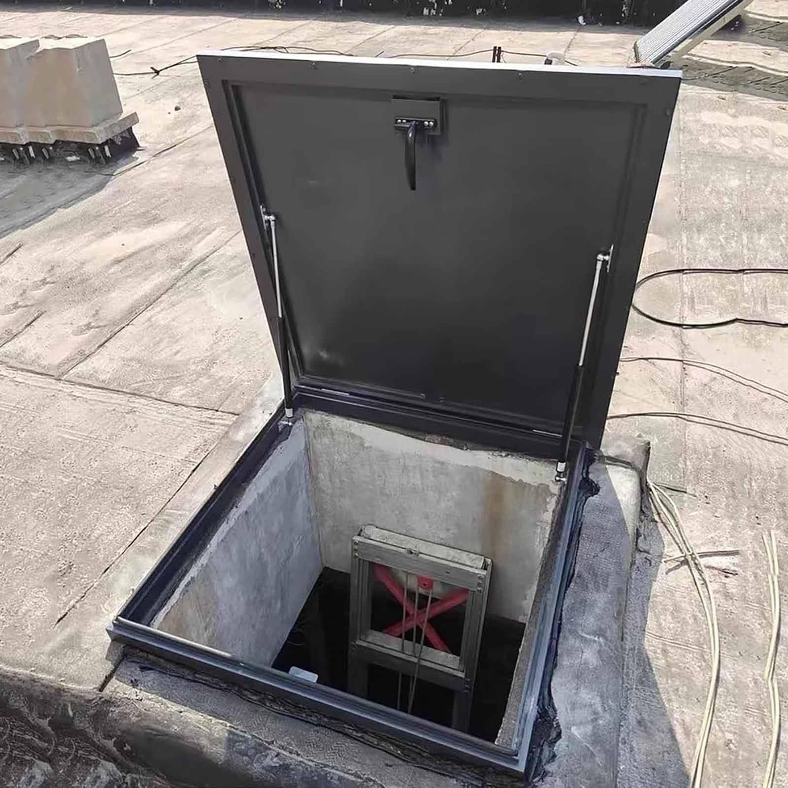 Escotilla de acceso al techo con amortiguador de gas para áticos y sótanos