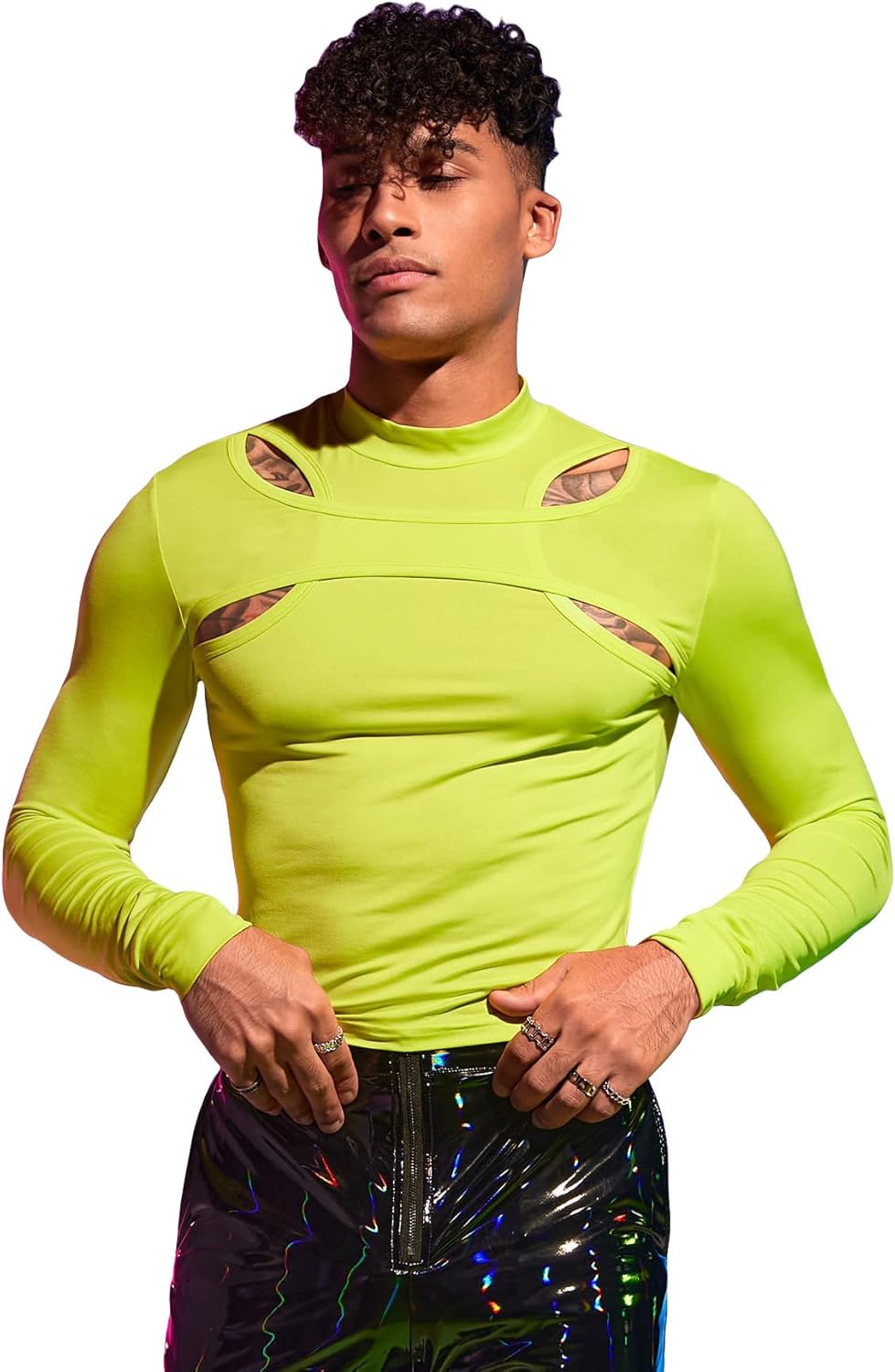 WDIRARA Men's Cut Out Round Neck Cold Shoulder Long Sleeve Solid