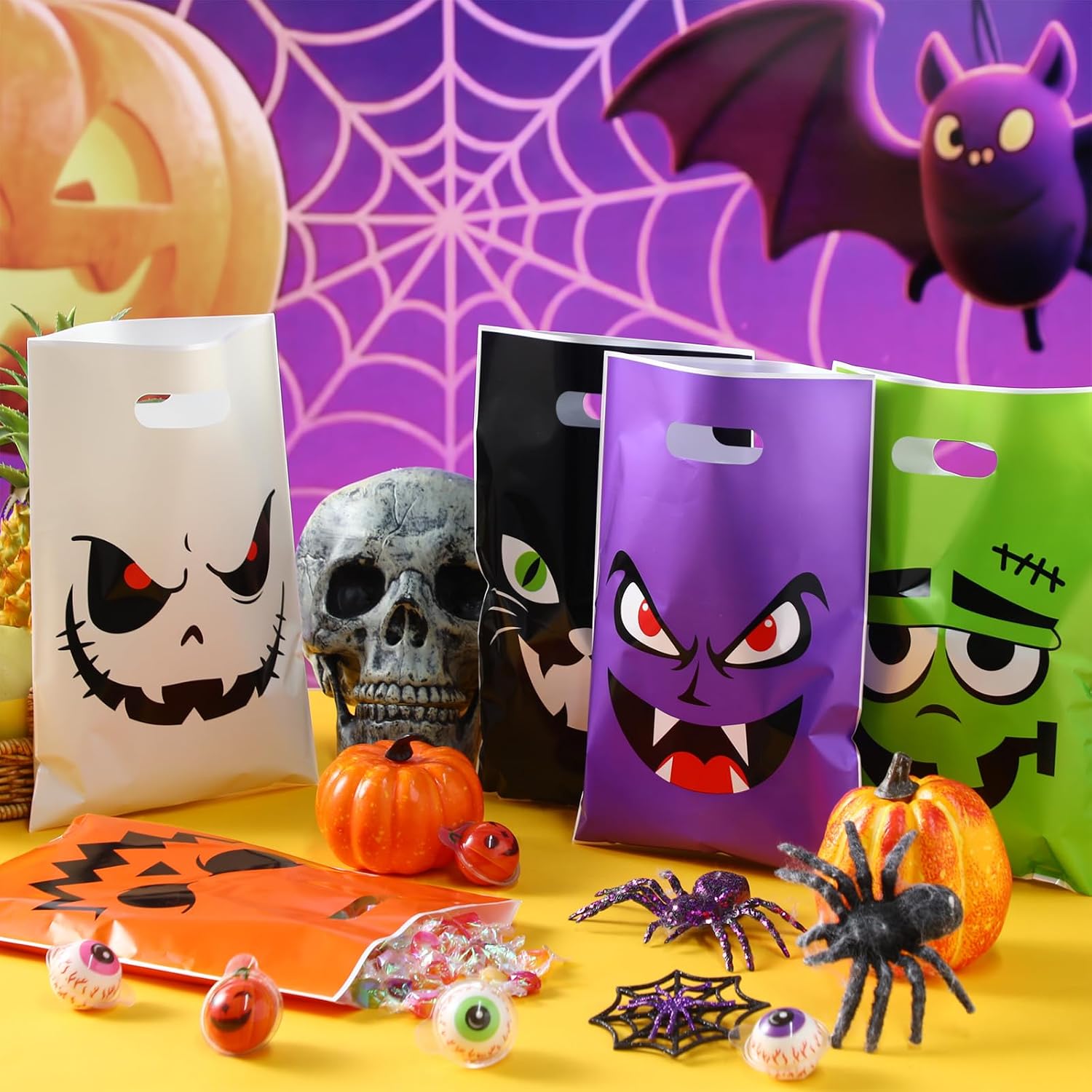 Teenyyou 100 Pcs Halloween Treat Bags Trick or Treat Candy Bags image 4