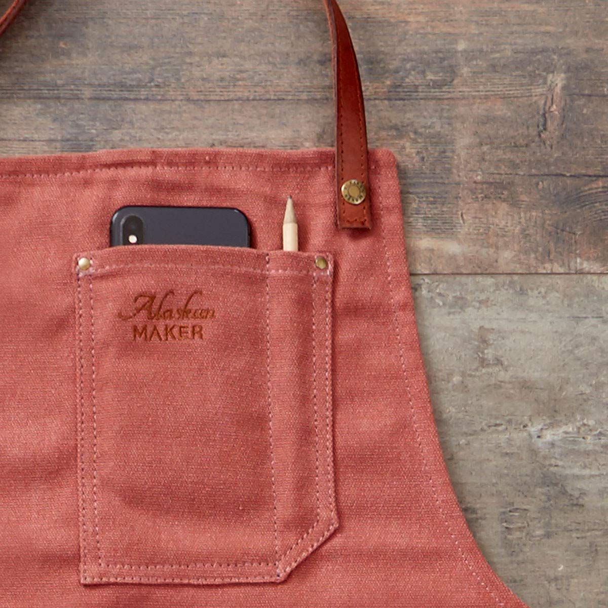 Alaskan Maker - Delantal de cocina de tela vintage y piel con múltiples bolsillos, n.º 325 – Enlaces de nudo, tamaño universal para hombres y mujeres, tierra de Siena, universal