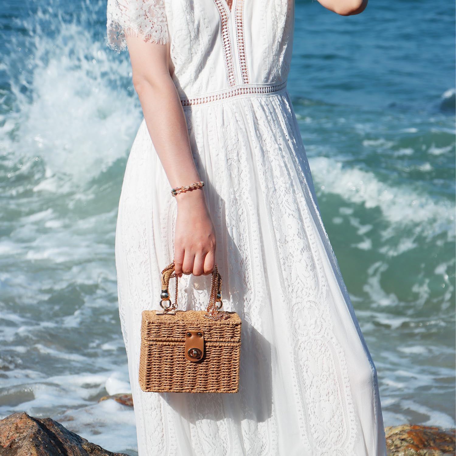 Oweisong Wicker Rattan Purse for Women Summer Beach Woven Straw Tote Bag | Box Basket Bucket, Square Purse, For Vacation, Boho Handbag, Black Beach Bag