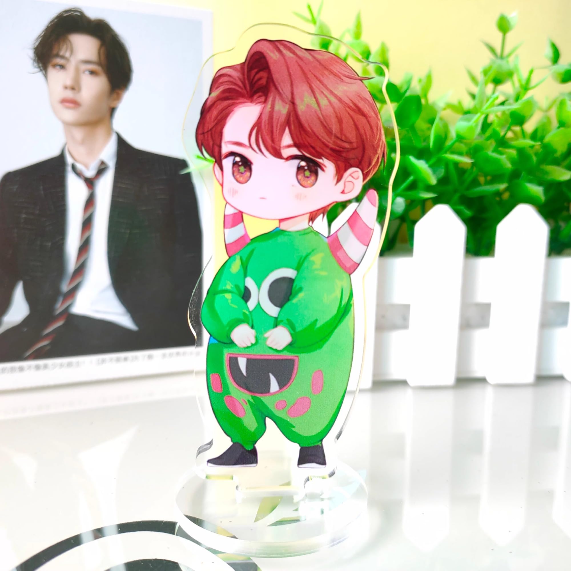 Amazon.co.jp: 月見竹取 王一博 ワンイーボー アクリルスタンド