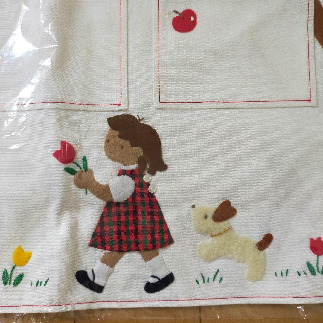 Amazon.co.jp: ファミリア familiar 手刺繍 壁掛け ウォール