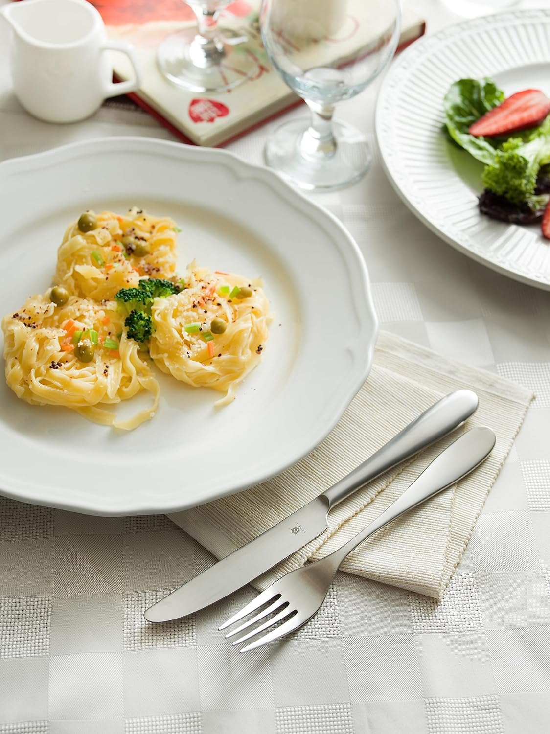 Danialli Matte Silverware Set, 18/10 Stainless Steel Satin Flatware, Modern Brushed Finish Cutlery, Dishwasher Safe & Durable, Built to Last (40-Piece, Fidenza)