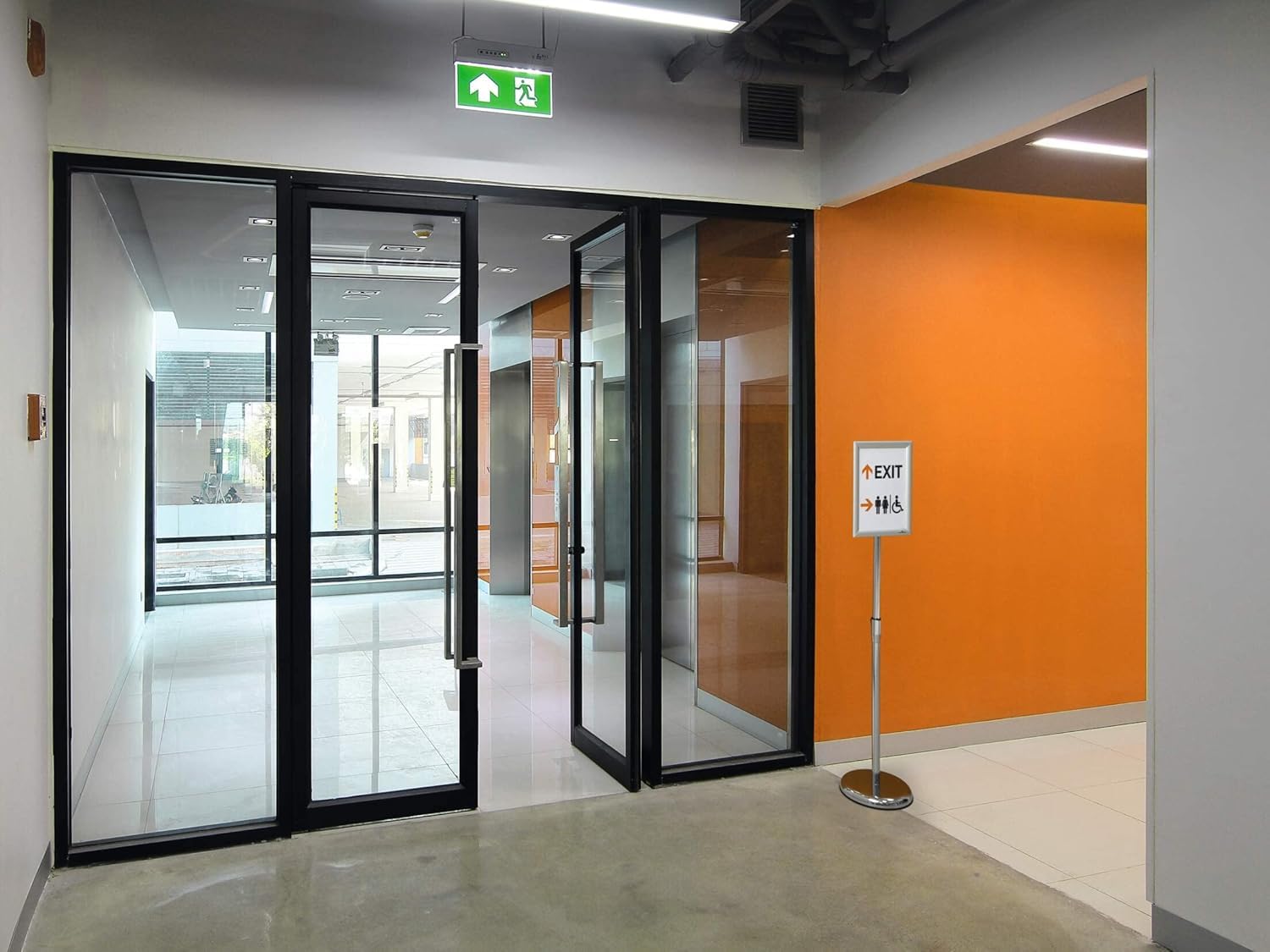 Durable Stojak informacyjny podłogowy A4, srebrny, 479823