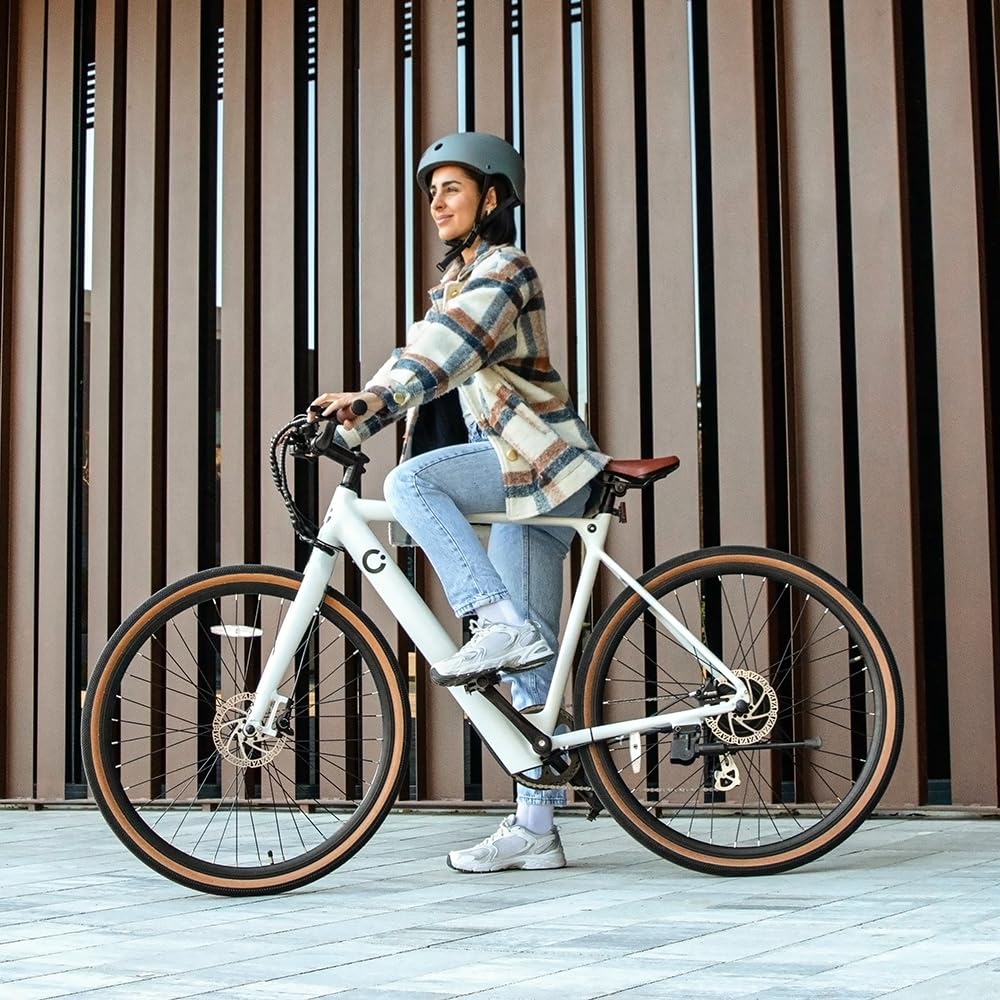 Cecotec Elektro-Stadtfahrrad City Sprint, 250W, 28-Zoll-Räder, 70 km Reichweite, 360 Wh Batterie, Shimano Altus 8-Gang-Schaltung und Doppel-Hydraulikbremsscheiben