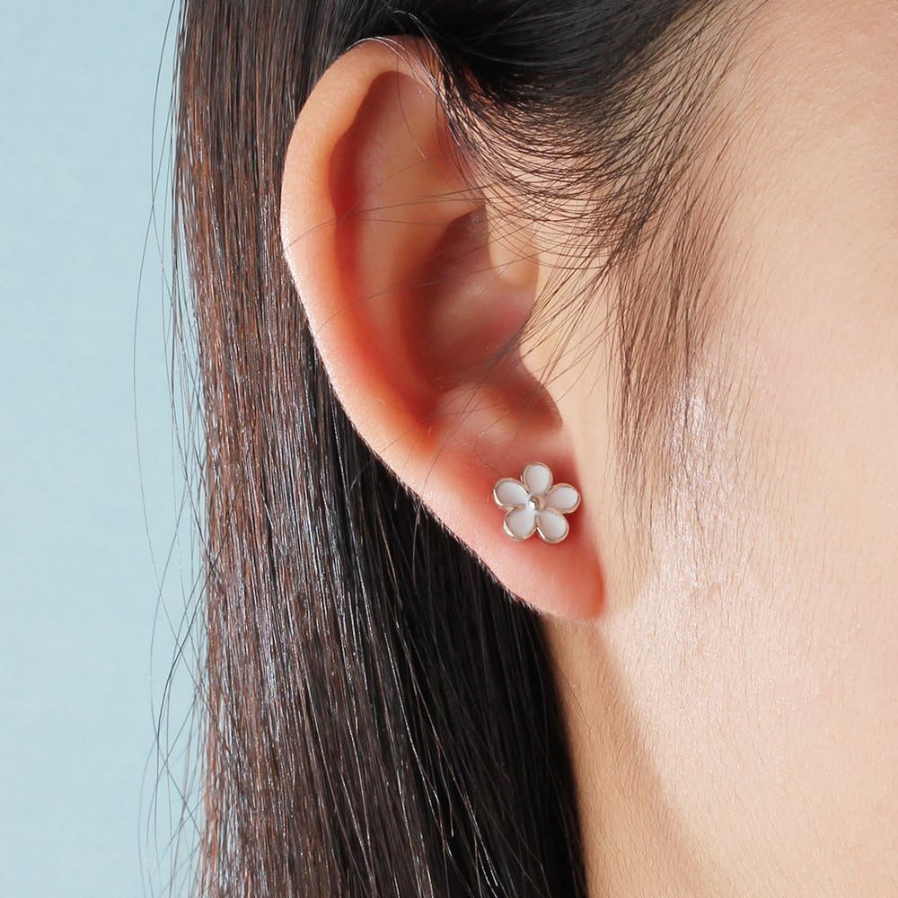 925 Sterling Silver White Small Daisy Flower Stud Earring - Image 2