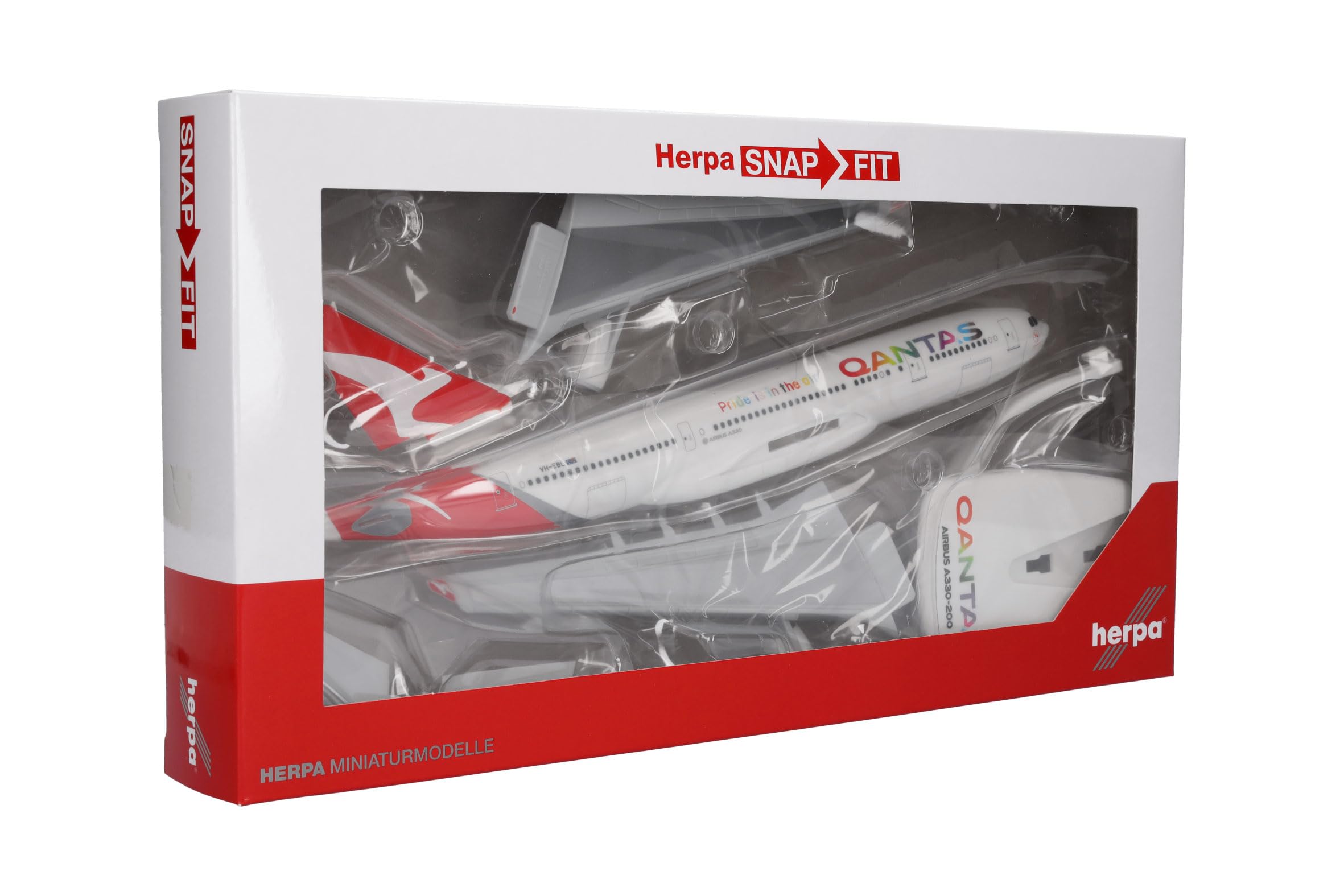 Amazon.com: Herpa Snap-Fit Model Airplane Airbus A330-200 Qantas
