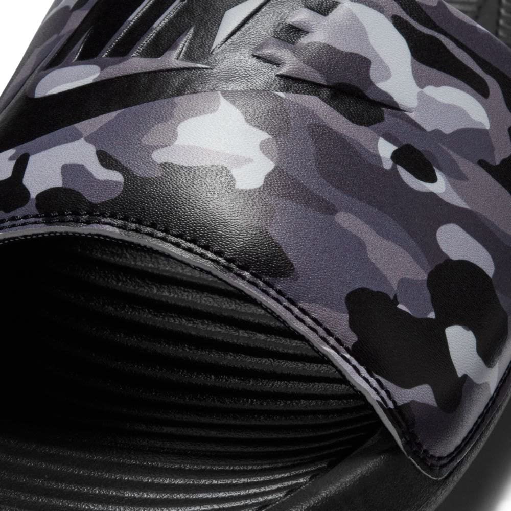 NIKE Mężczyźni Victori One Slide Printtyp slipper.