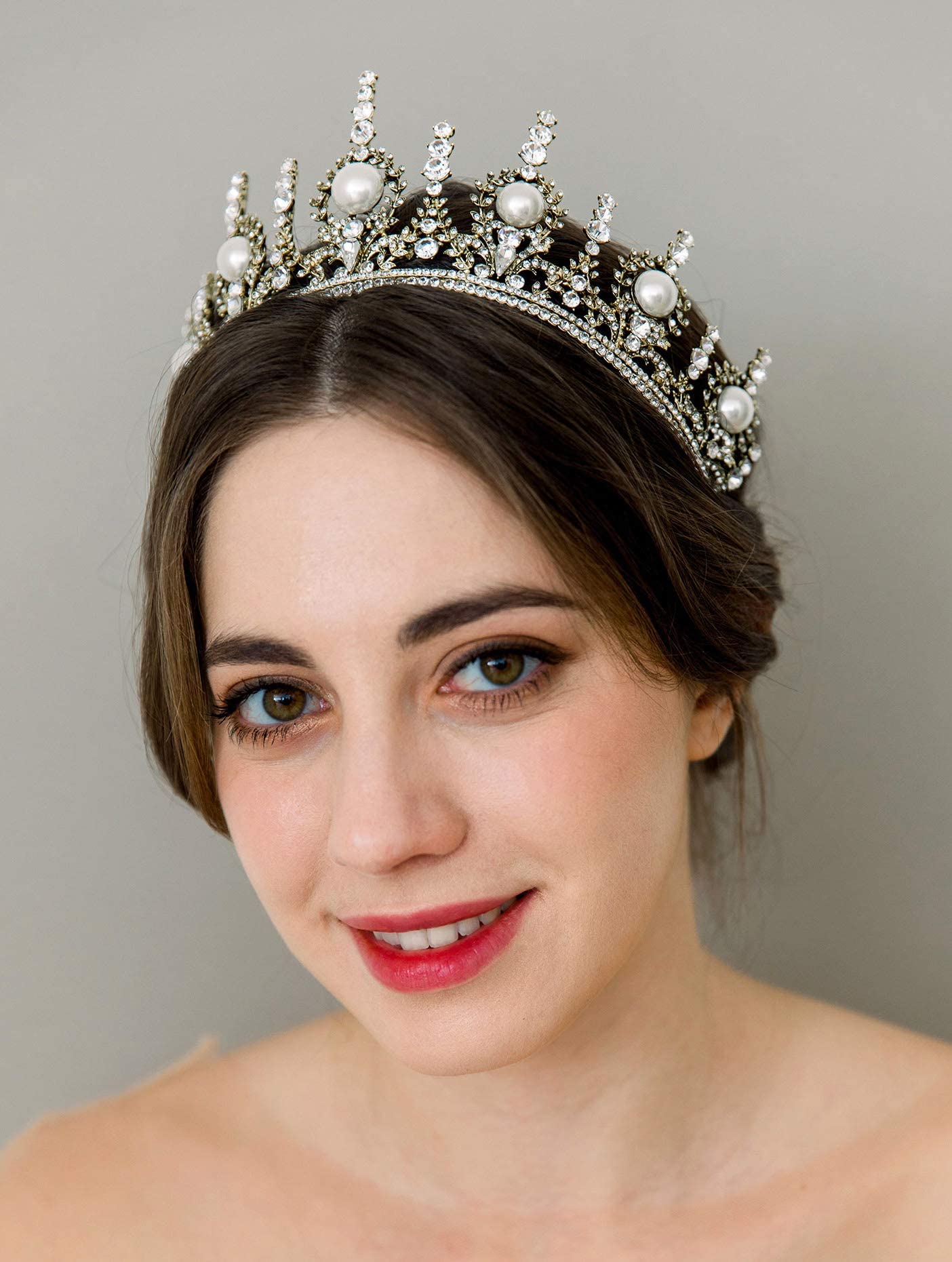 Wedding Tiara in 2 Pearl Size Models from the Kikinasu Creation Collection