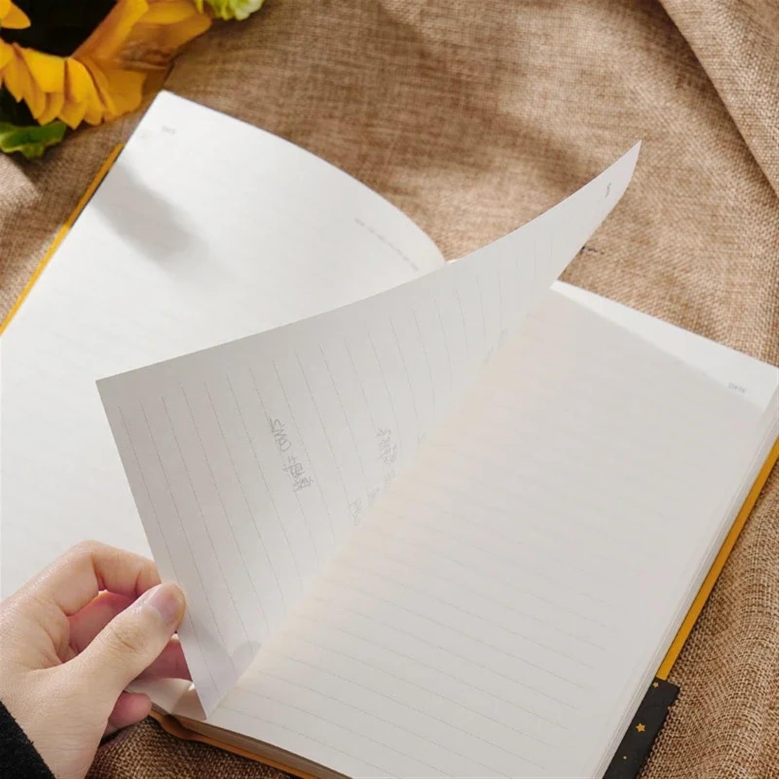 Quaderno Blocco Note A5 con Copertina Girasole addensata, Superficie Morbida in Pelle, Semplice taccuino for Conti a Mano for Studenti, Forniture for riunioni for Ufficio Aziendale(Yellow)