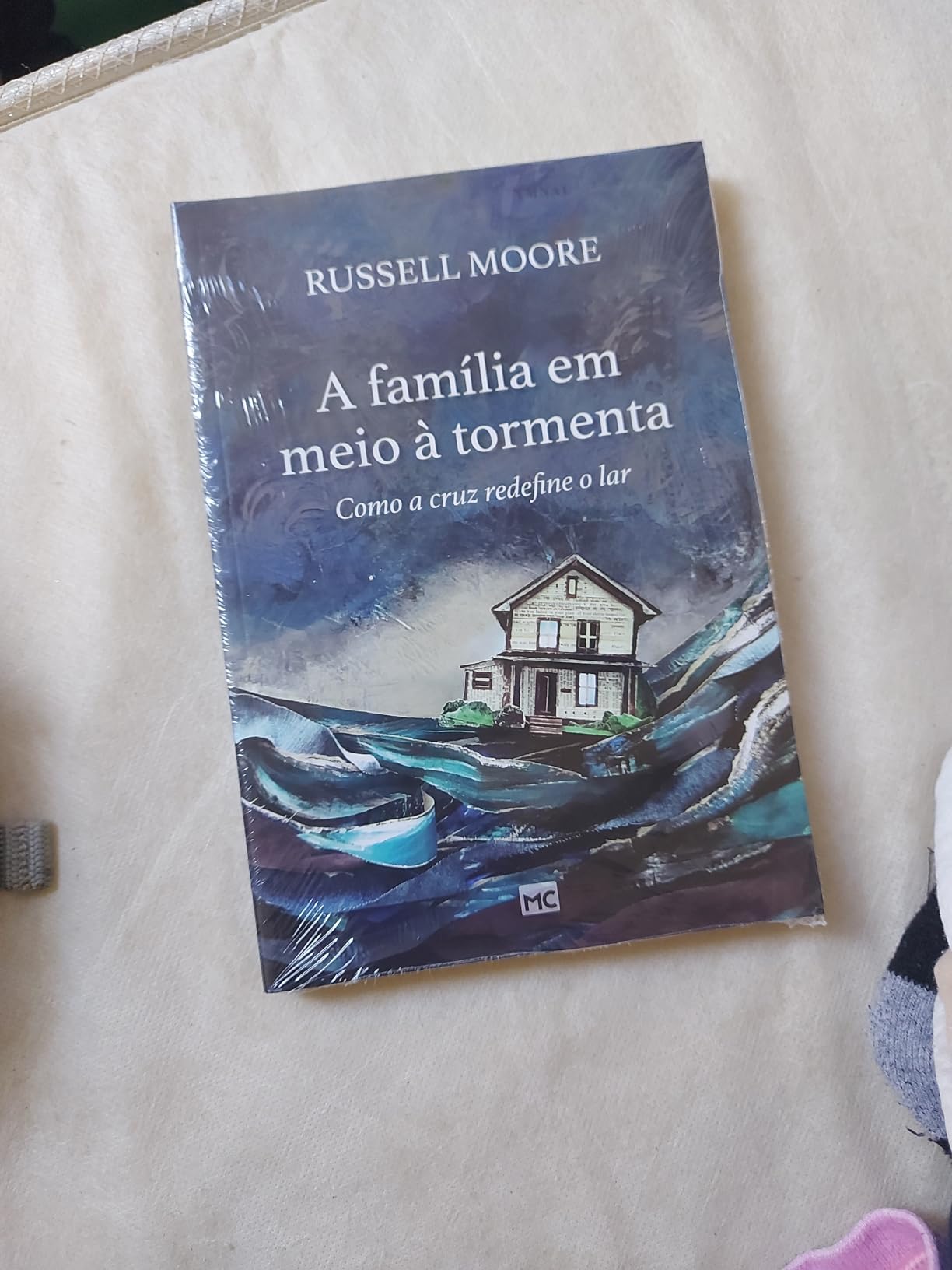 A família em meio à tormenta: Como a cruz redefine o lar | Amazon.com.br