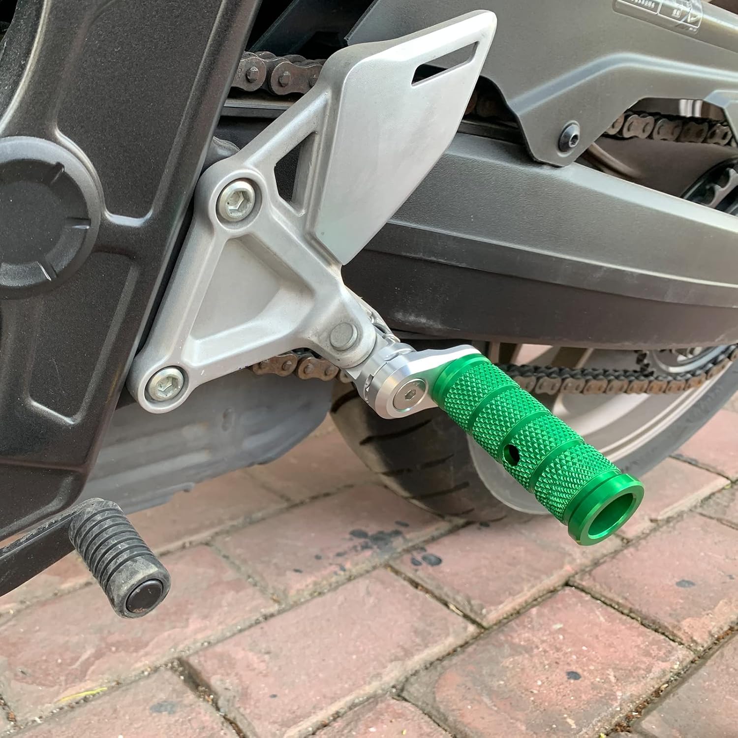 Adjustable Front Footrests Pedal Foot Pegs with Honda Monkey 125/MXS125/GROM/MSX125SF/VTR250-F (Gray)